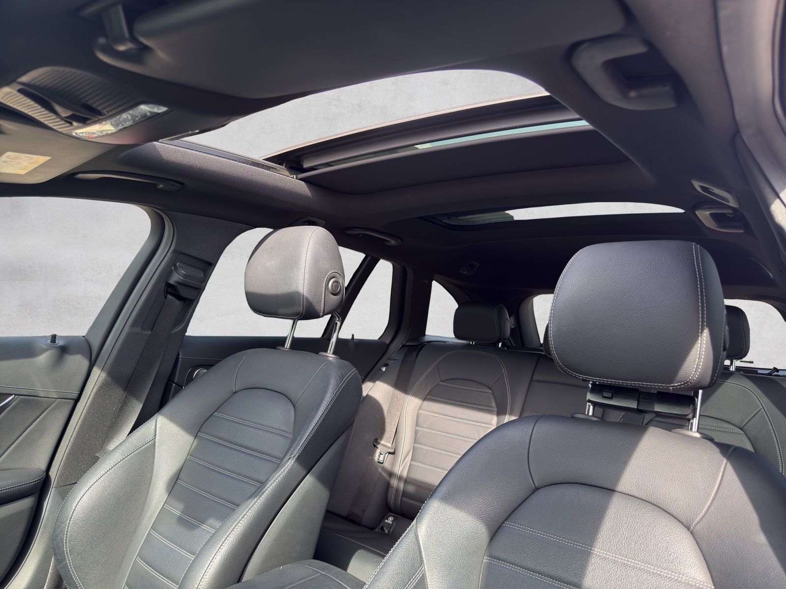 MERCEDES-BENZ C 400 AMG Line 4Matic 7G-Tronic-image-9