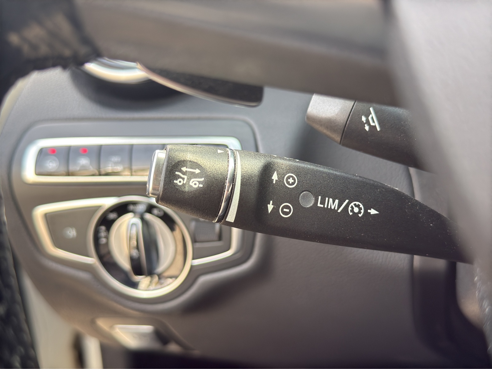 MERCEDES-BENZ C 400 AMG Line 4Matic 7G-Tronic-image-16