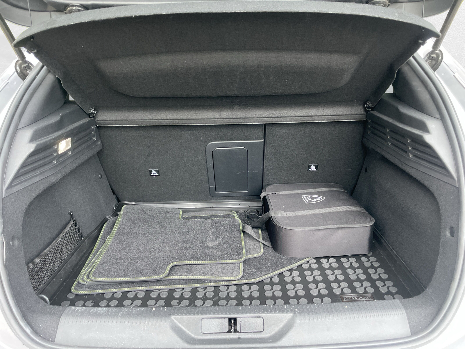 PEUGEOT 308 1.6 PHEV 180 GT Pack-image-5
