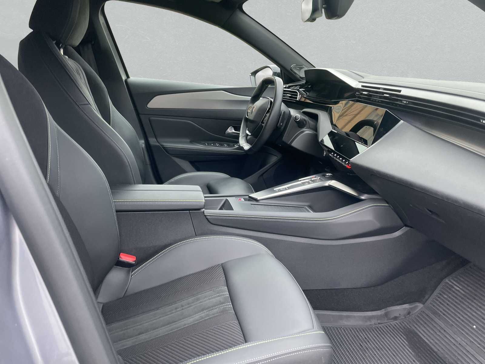 PEUGEOT 308 1.6 PHEV 180 GT Pack-image-8