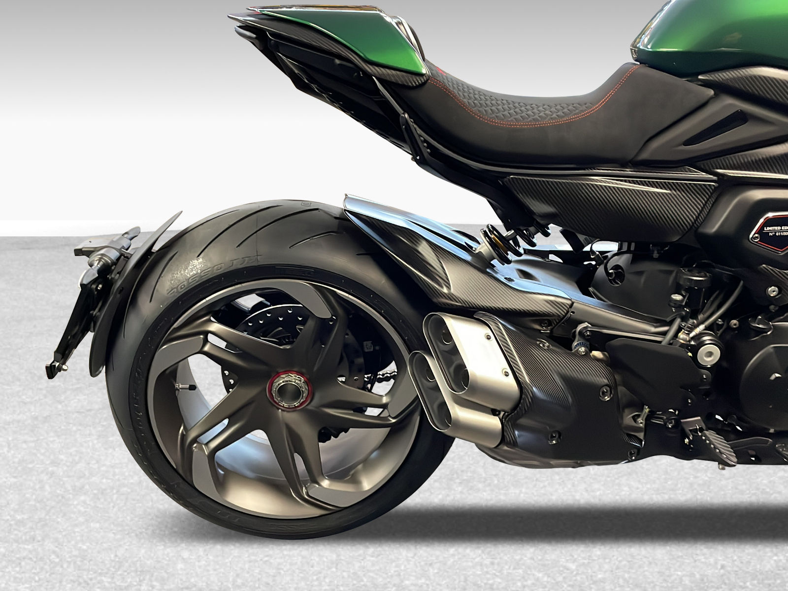 DUCATI 1160 Diavel V4 Diavel For Bentley-image-9