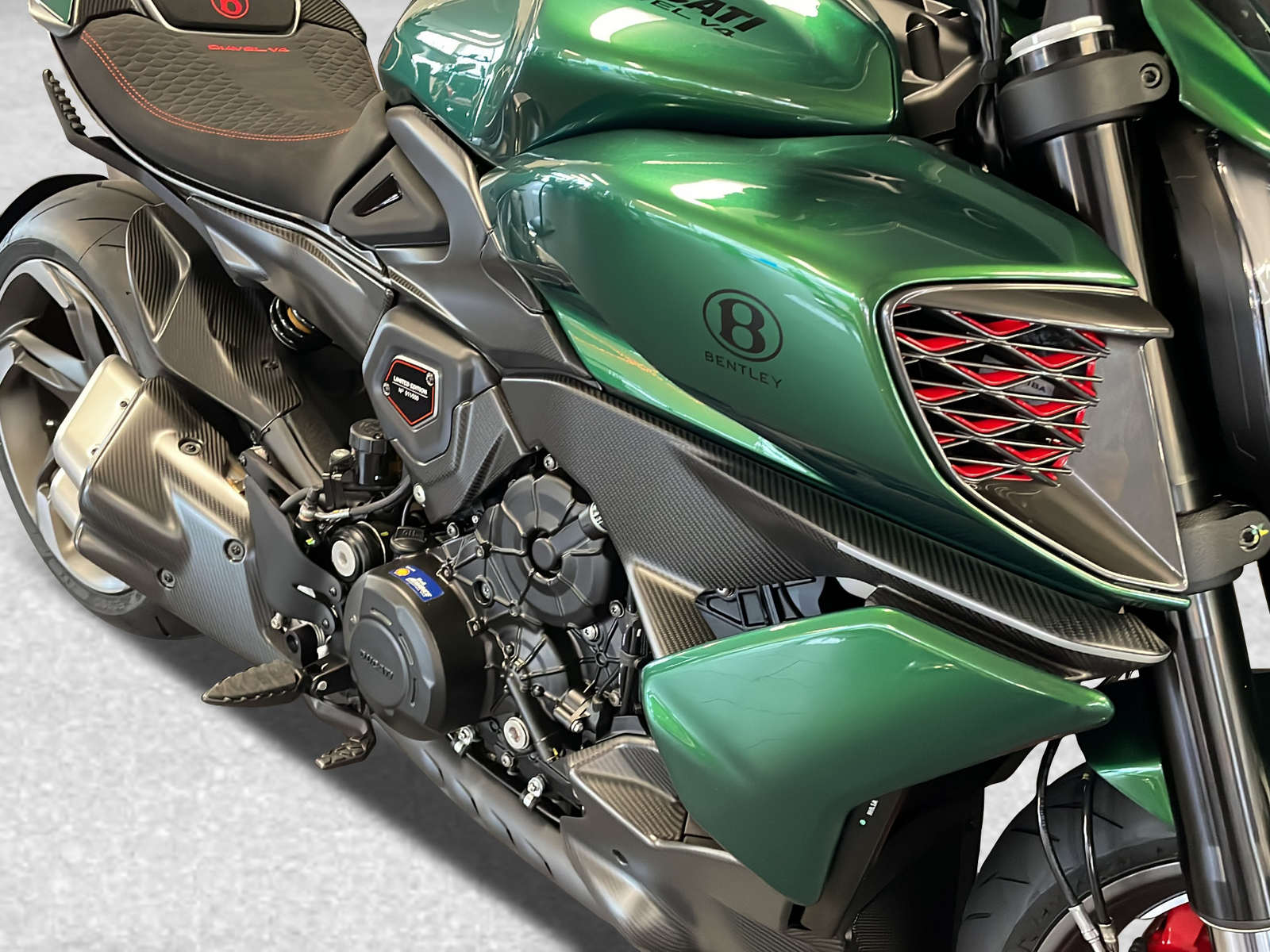 DUCATI 1160 Diavel V4 Diavel For Bentley-image-7