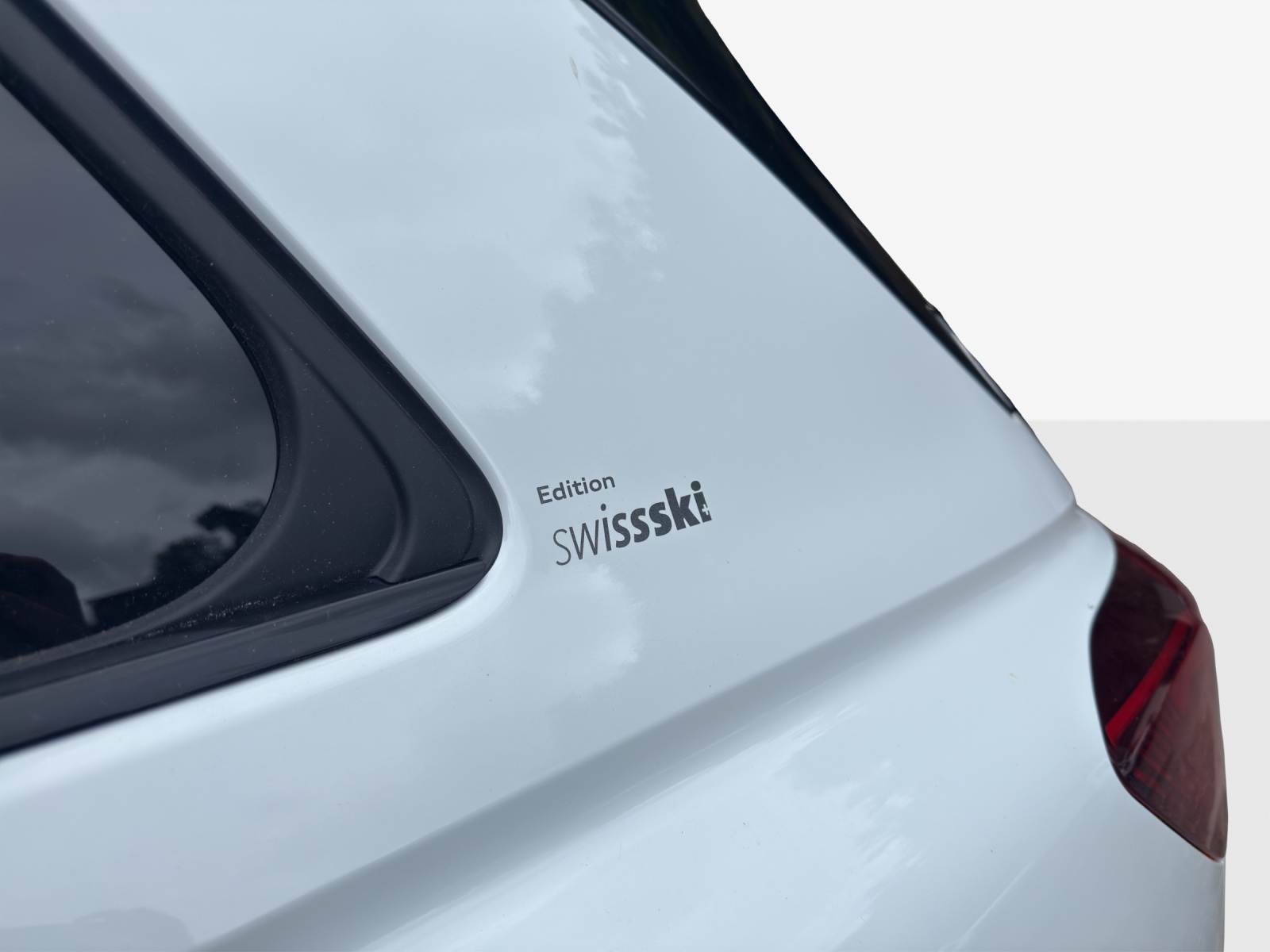 AUDI Q4 e-tron 45 Edition Swiss Ski quattro-image-14