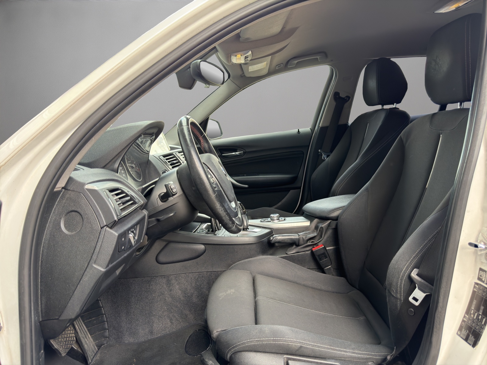 BMW 116i Sport Line Steptronic-image-8