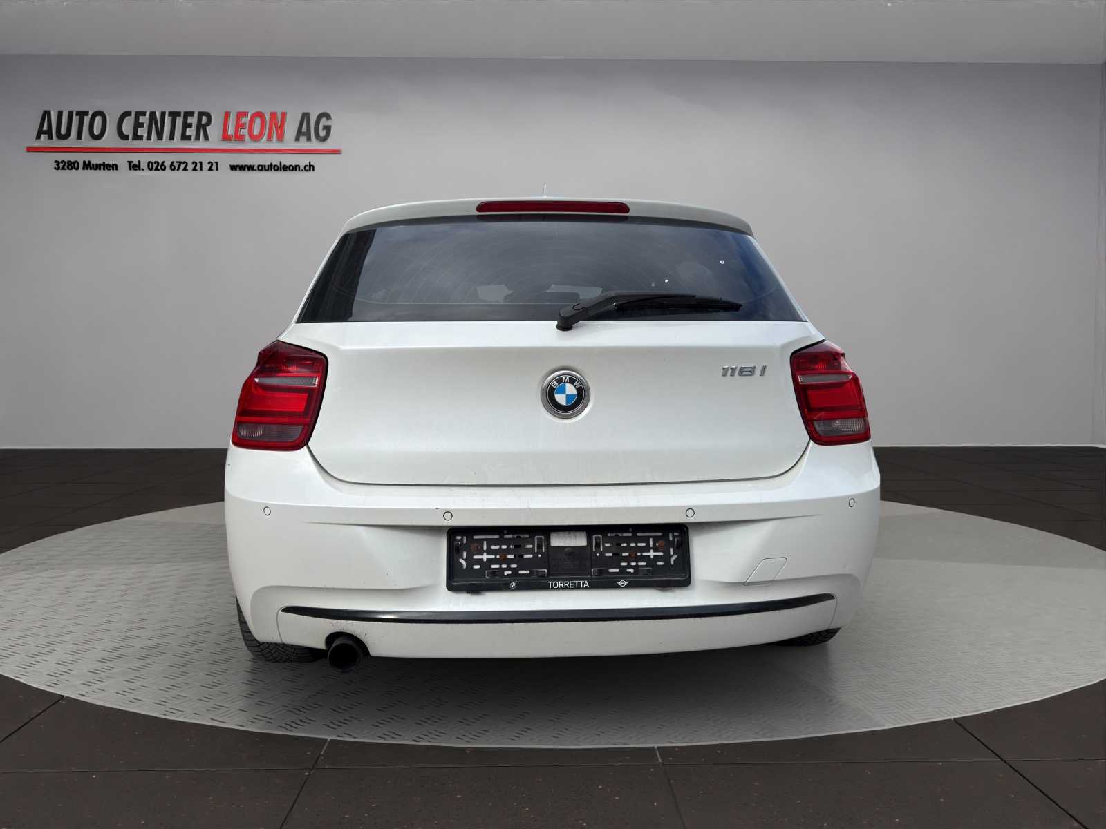 BMW 116i Sport Line Steptronic-image-4