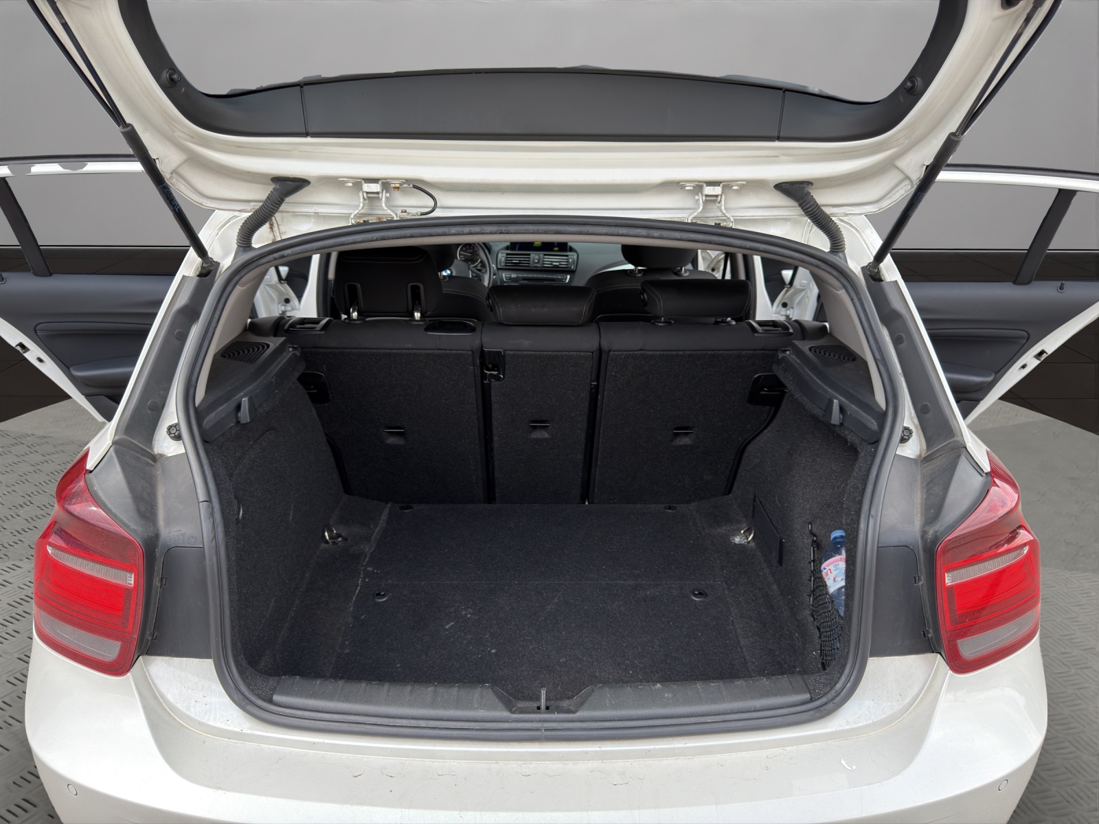 BMW 116i Sport Line Steptronic-image-18