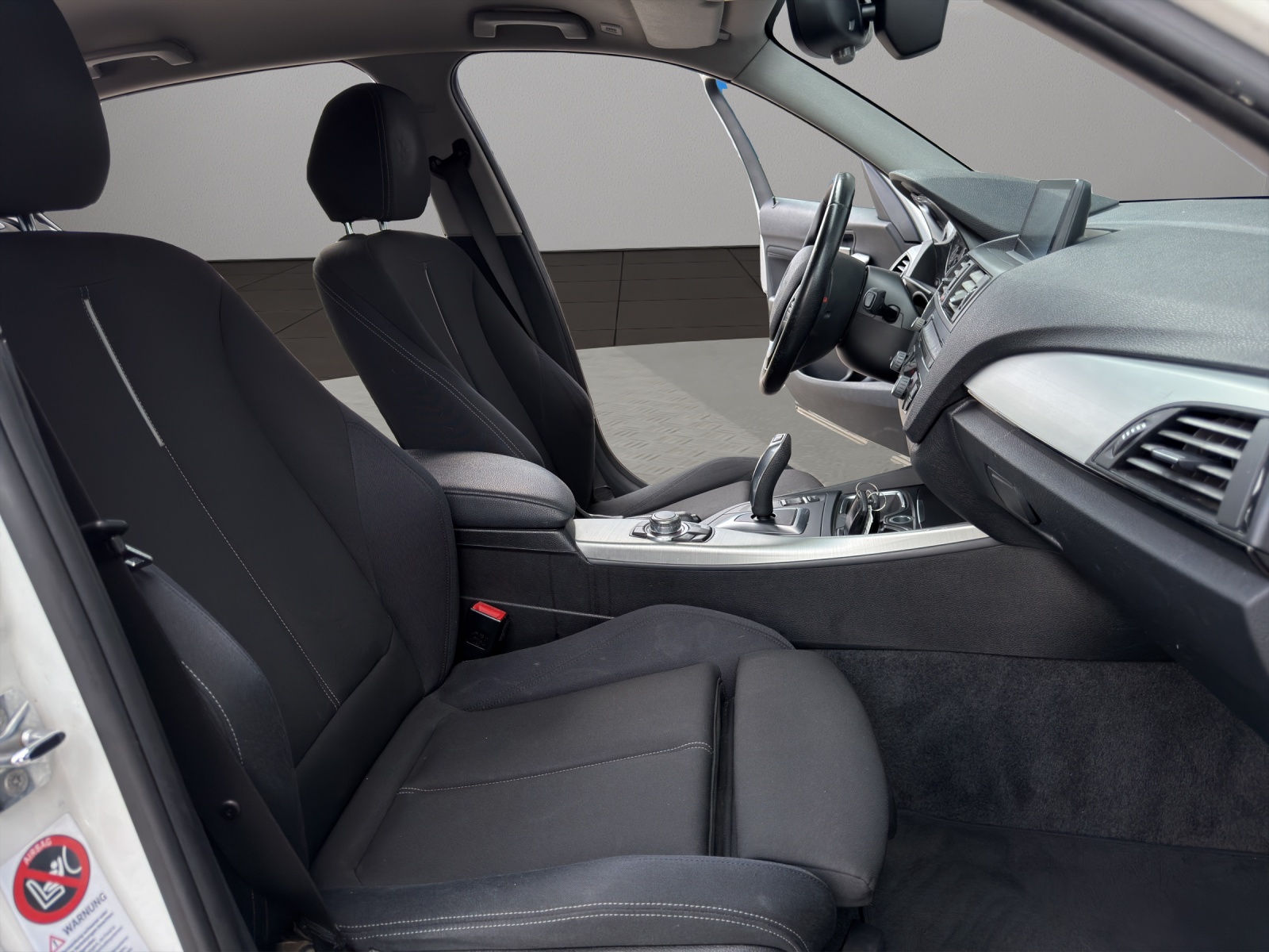 BMW 116i Sport Line Steptronic-image-16