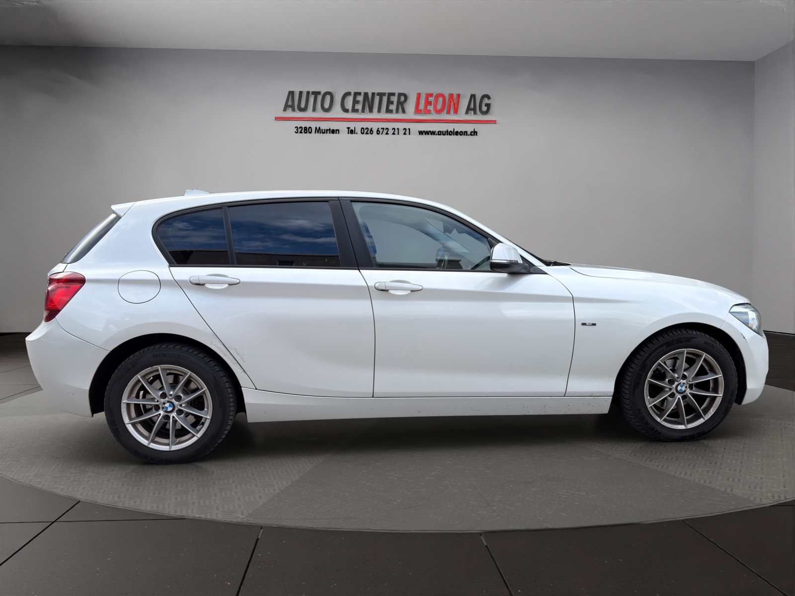 BMW 116i Sport Line Steptronic-image-6