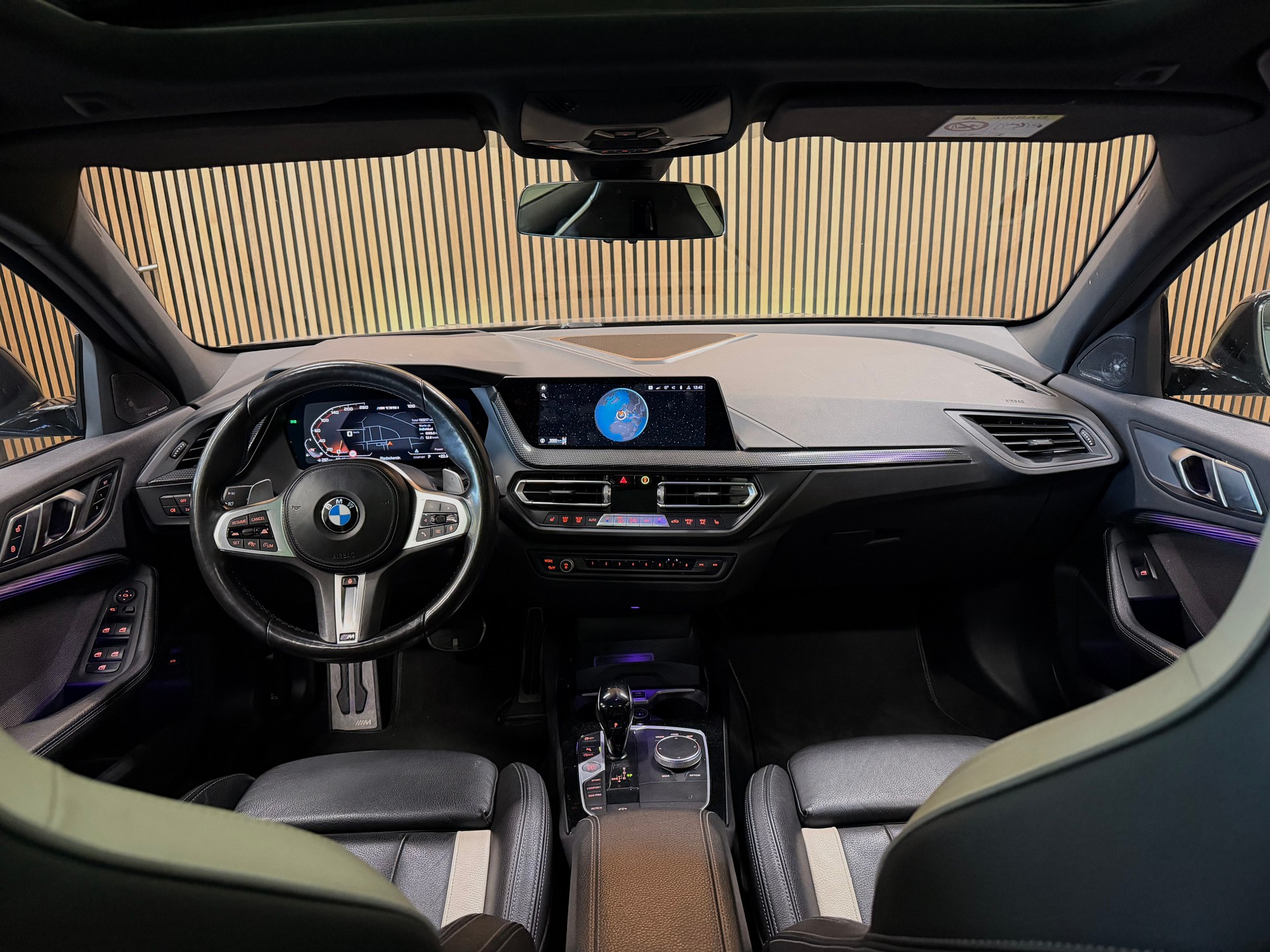 BMW M135i xDrive M Sport Pro Steptronic | Vollausstattung | Frisch ab Service | Frisch ab MFK | CarVertical | Garantie-image-13