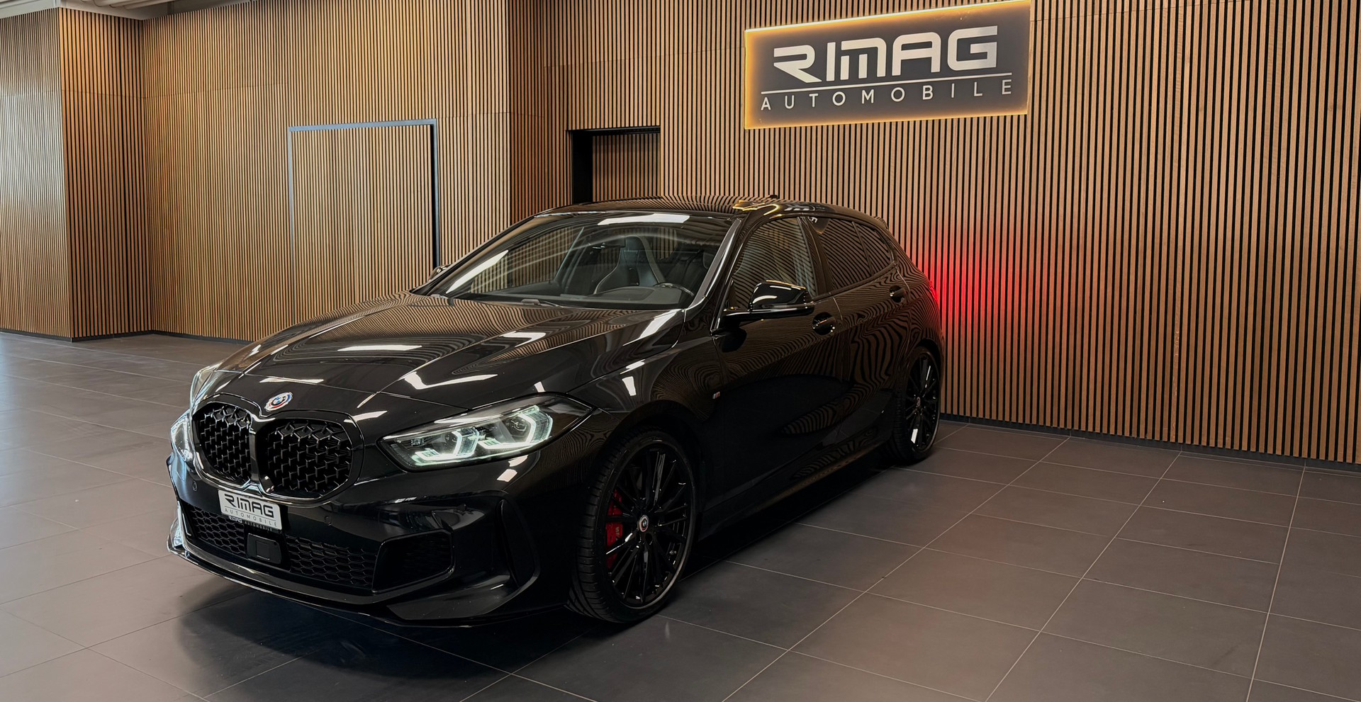 BMW M135i xDrive M Sport Pro Steptronic | Vollausstattung | Frisch ab Service | Frisch ab MFK | CarVertical | Garantie-showroom-element-3