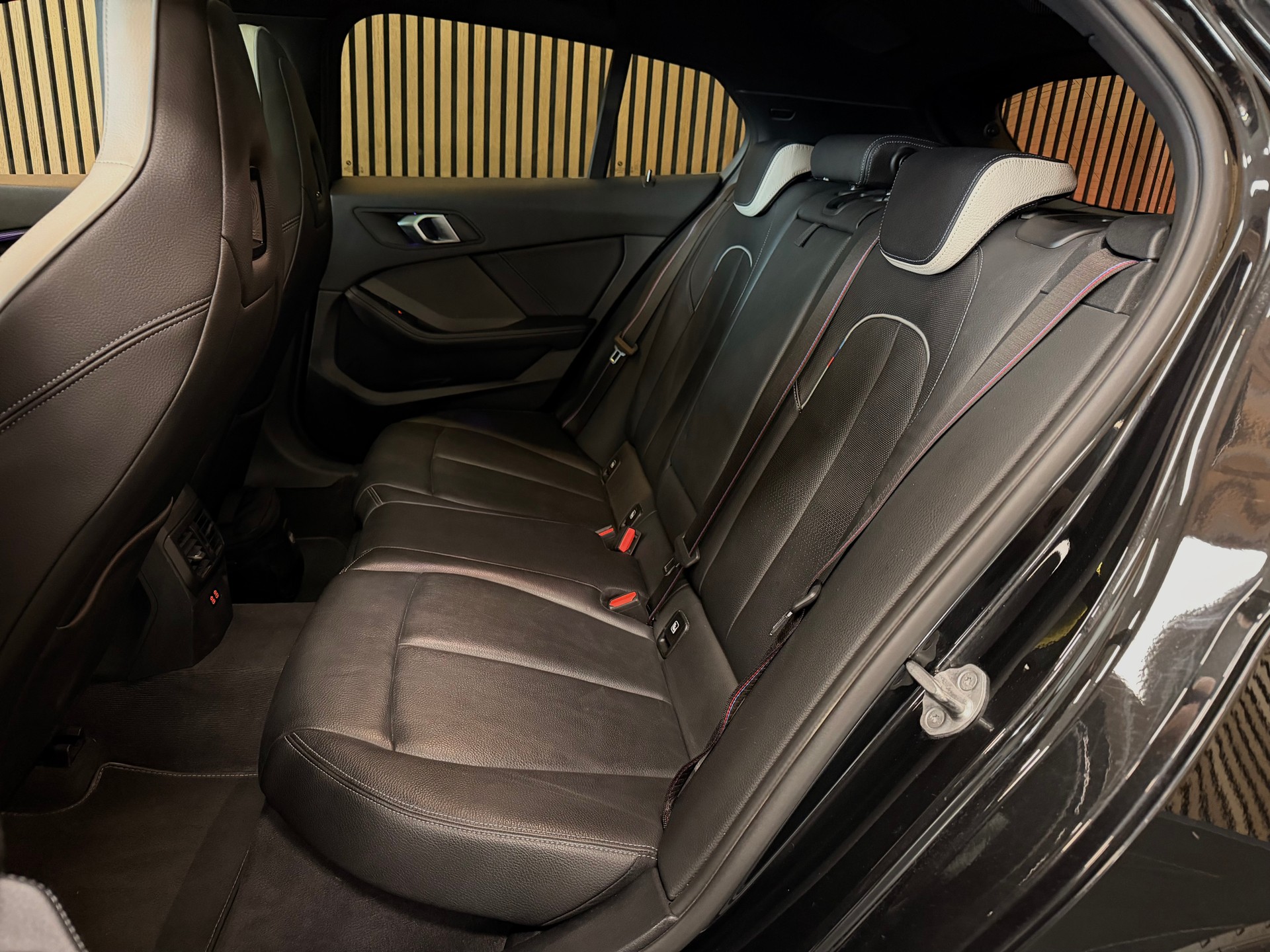 BMW M135i xDrive M Sport Pro Steptronic | Vollausstattung | Frisch ab Service | Frisch ab MFK | CarVertical | Garantie-image-30