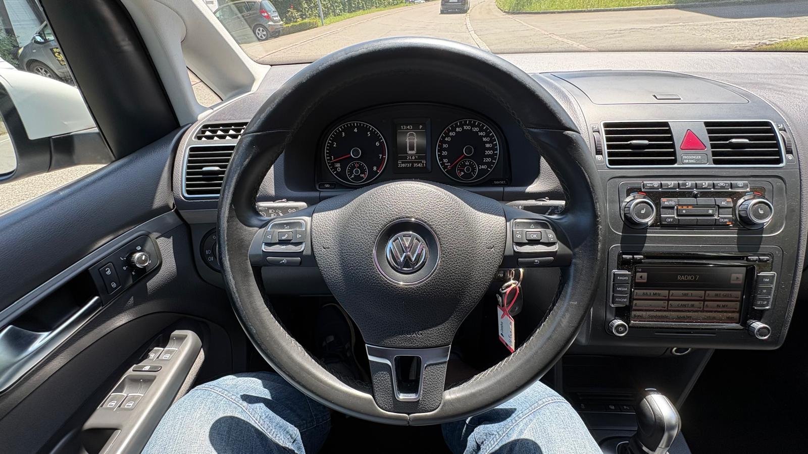 VW Touran 1.4 TSI Trendline DSG-image-10