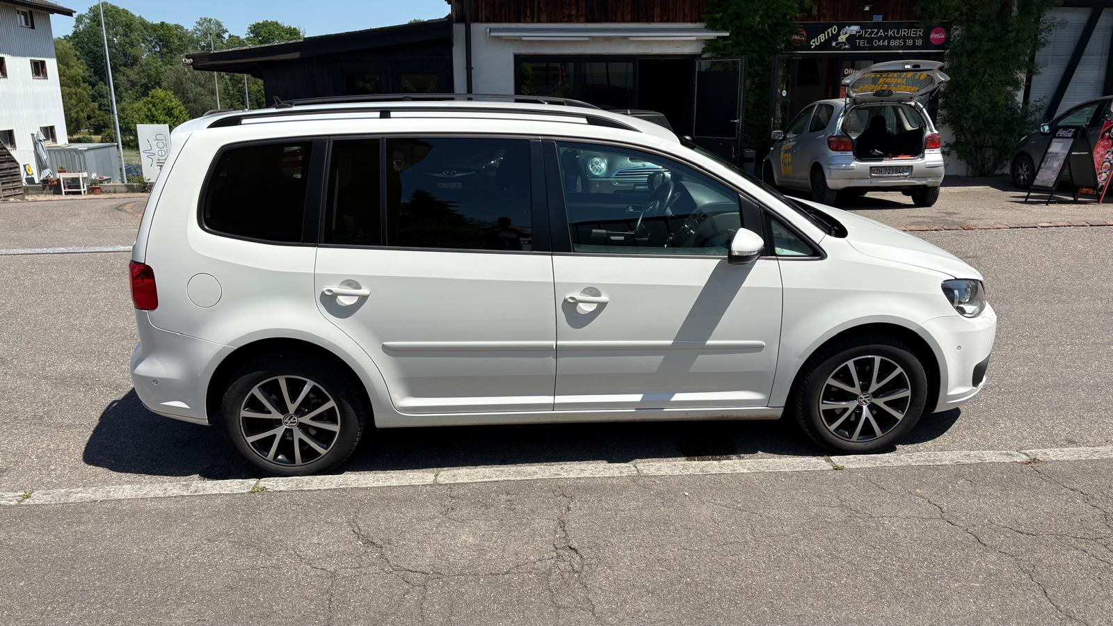 VW Touran 1.4 TSI Trendline DSG-image-4