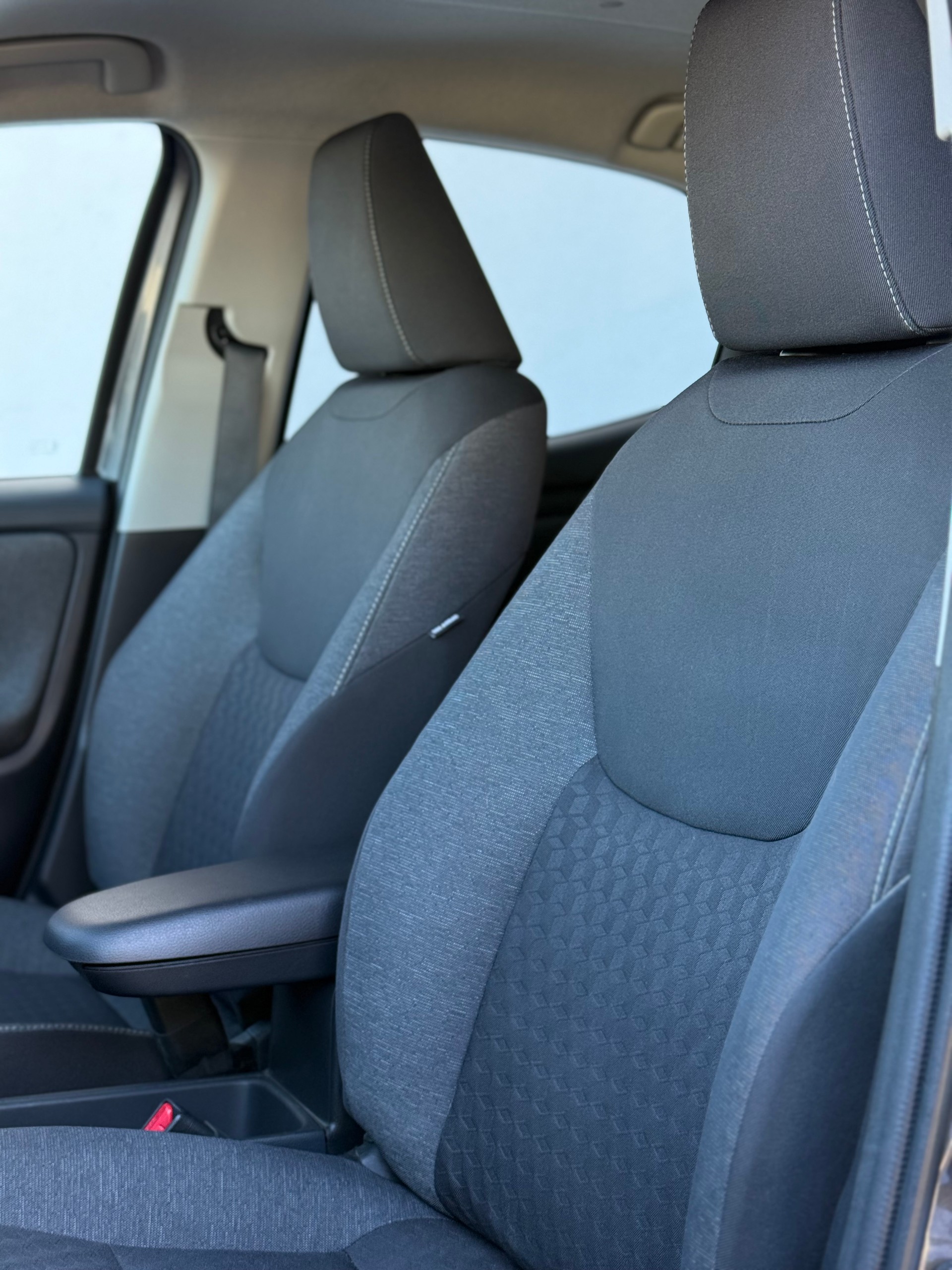 TOYOTA Yaris 1.5 Premium e-CVT-image-15