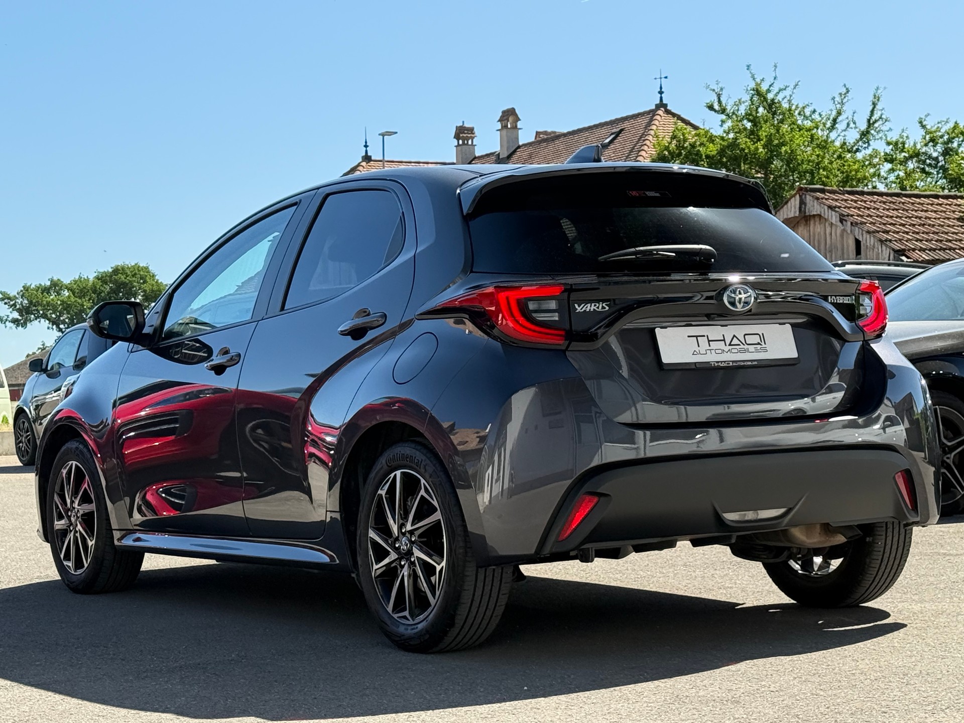 TOYOTA Yaris 1.5 Premium e-CVT-image-9