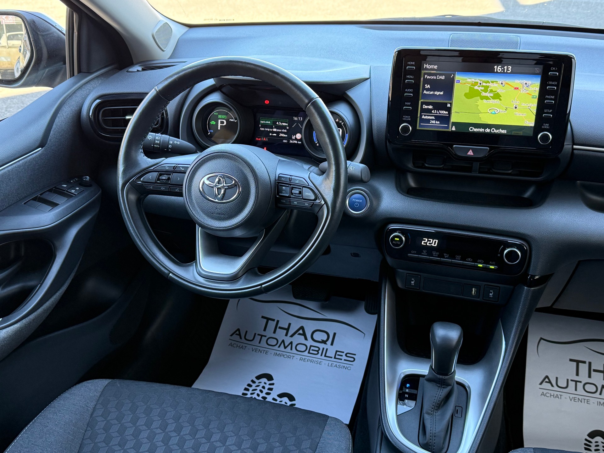 TOYOTA Yaris 1.5 Premium e-CVT-image-20