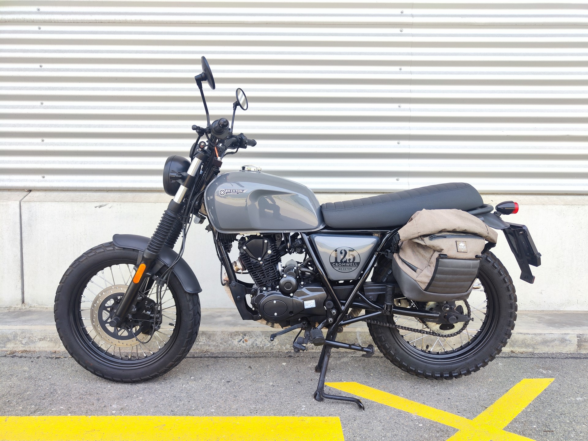 BRIXTON Cromwell 125 CBS-image-1