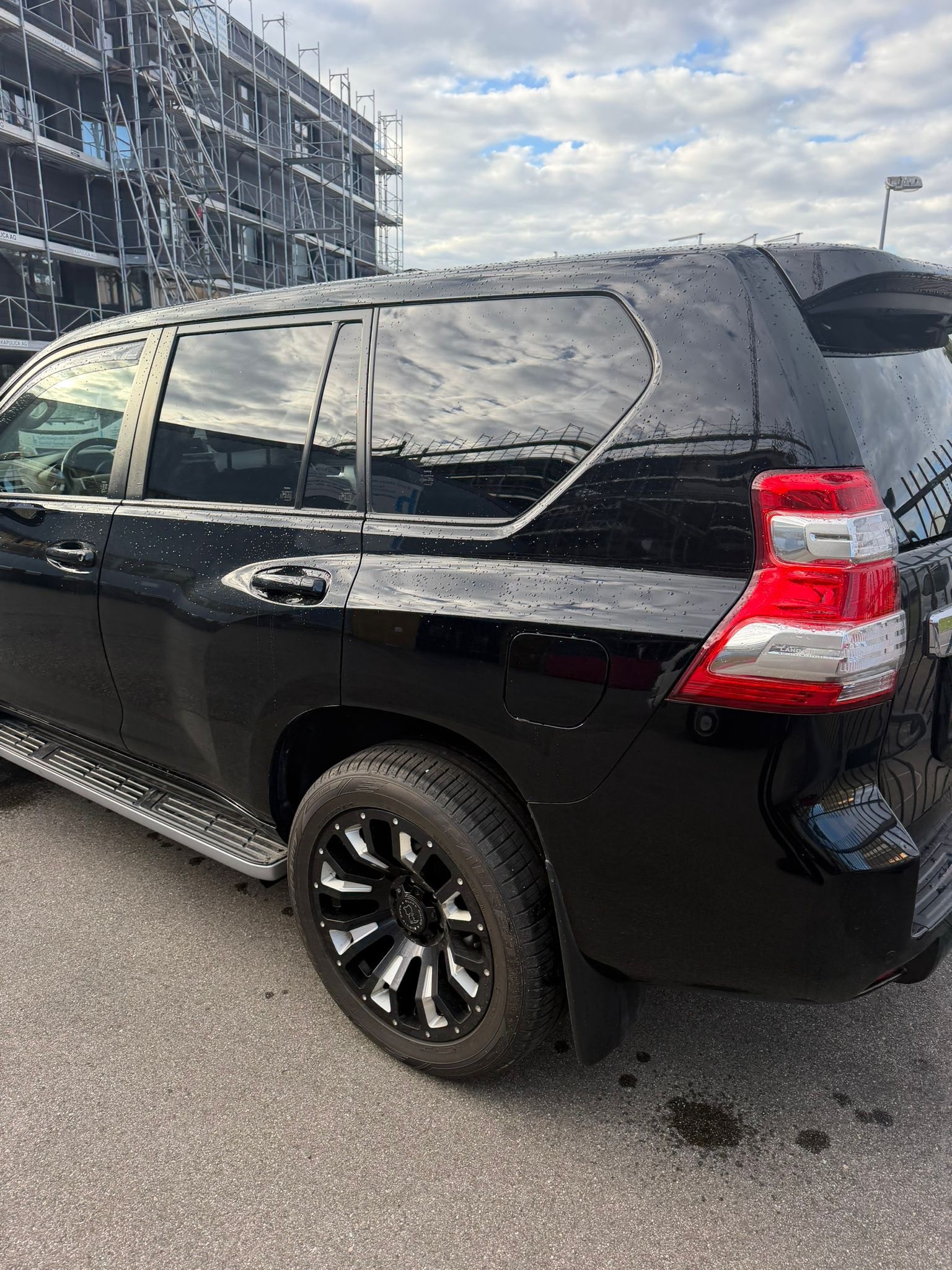 TOYOTA Land Cruiser 4.0 VVT-i Sol Premium Automatic-image-9