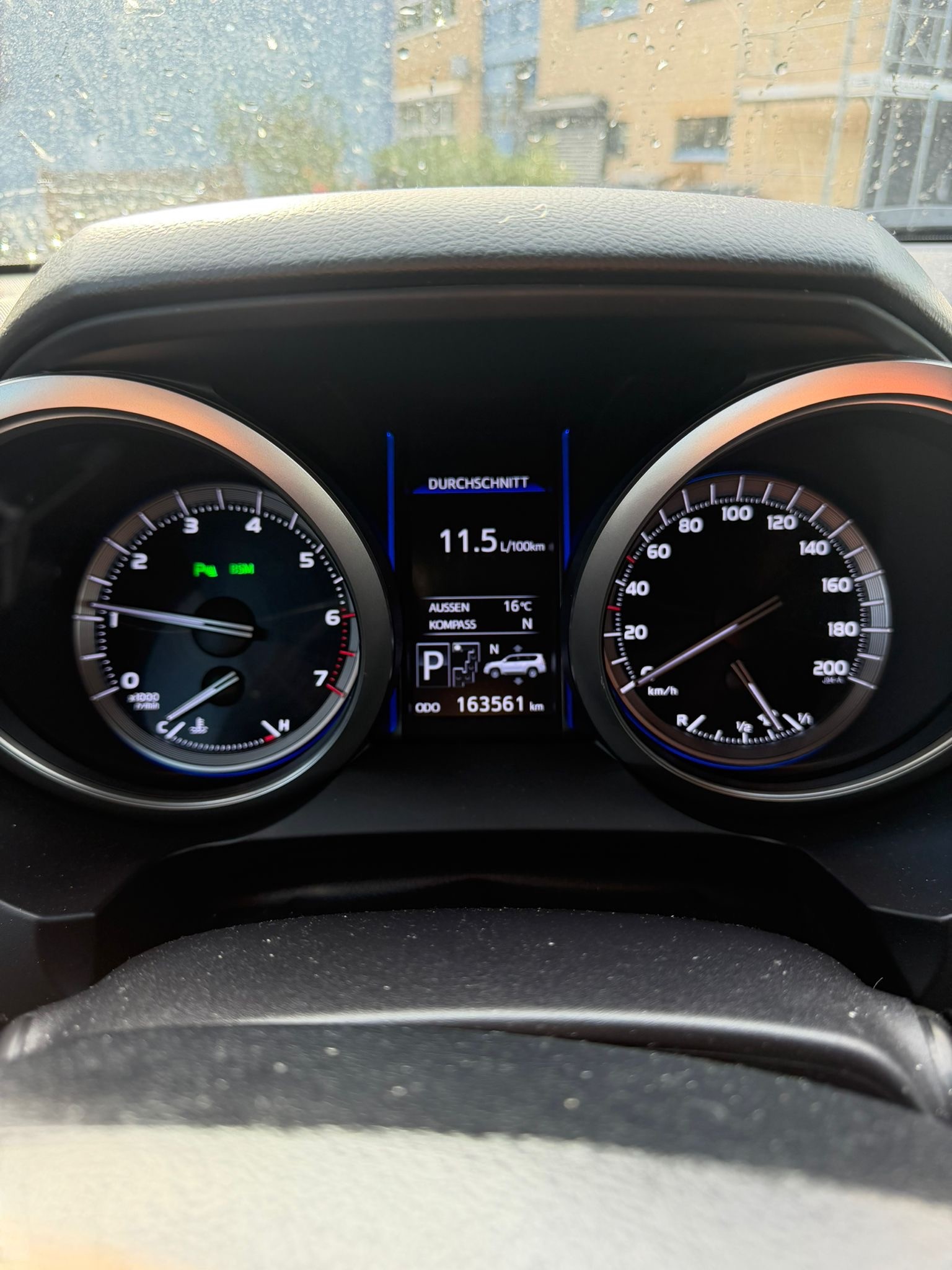 TOYOTA Land Cruiser 4.0 VVT-i Sol Premium Automatic-image-4