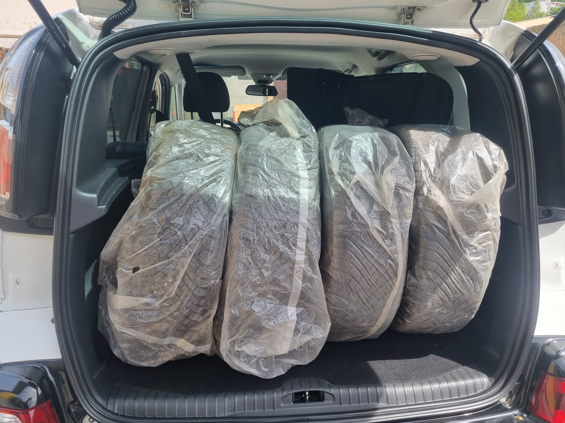 CITROEN C3 Picasso 1.6 HDi Séduction EGS6-image-5