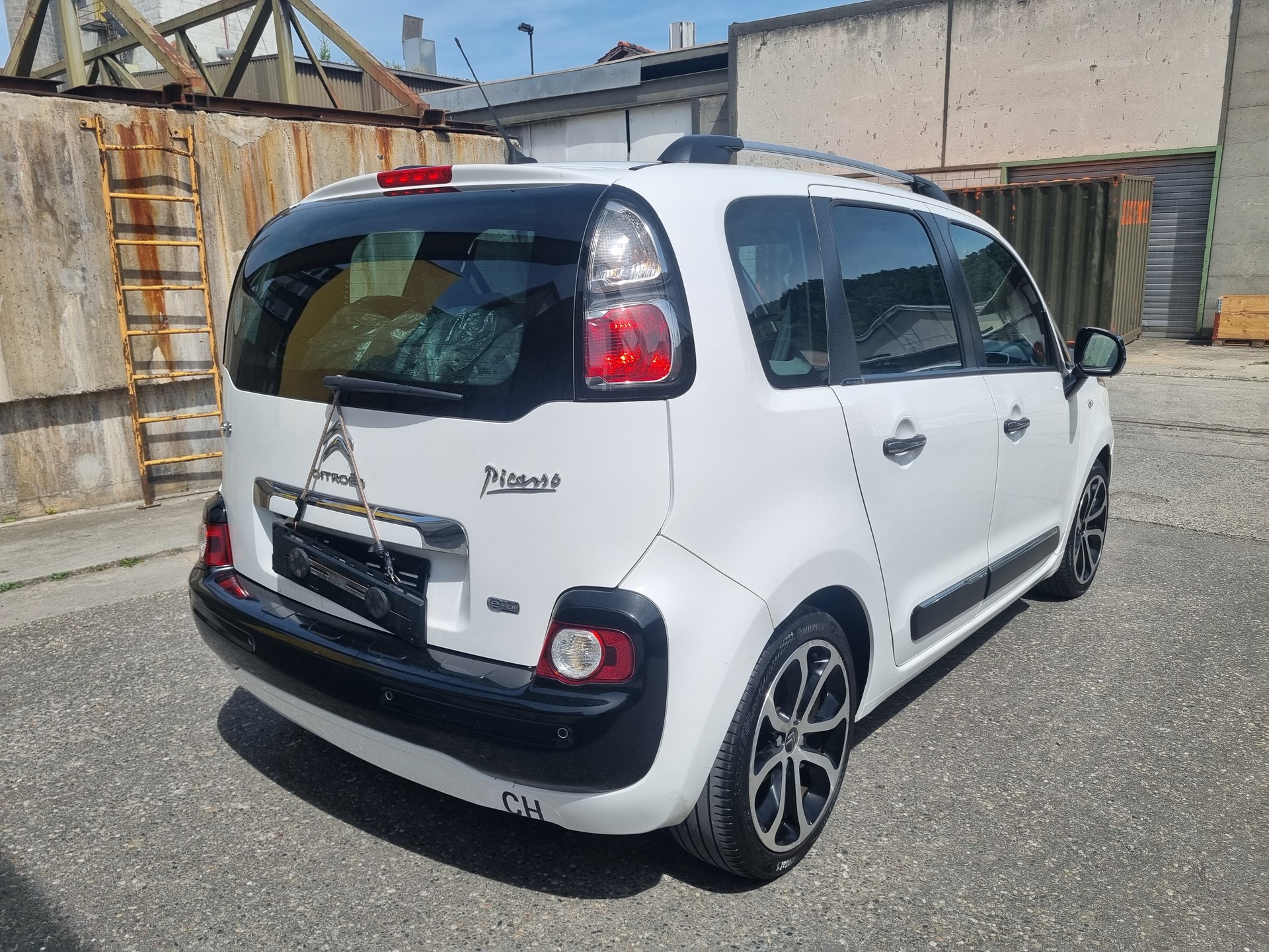 CITROEN C3 Picasso 1.6 HDi Séduction EGS6-image-4