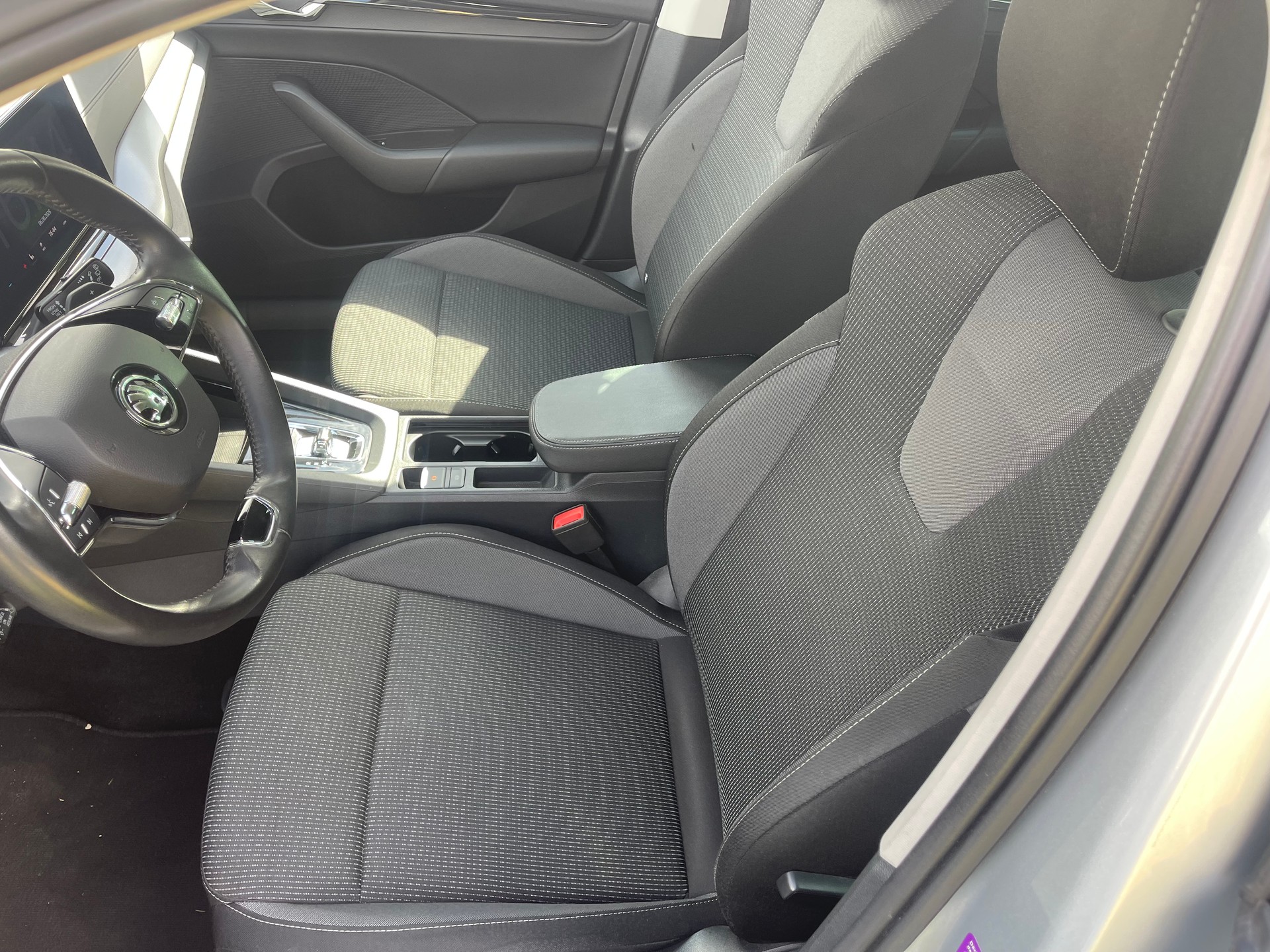SKODA Octavia Combi 2.0 TDI DSG Ambition 4x4 !!! Topausstattung !!!!!!-image-10