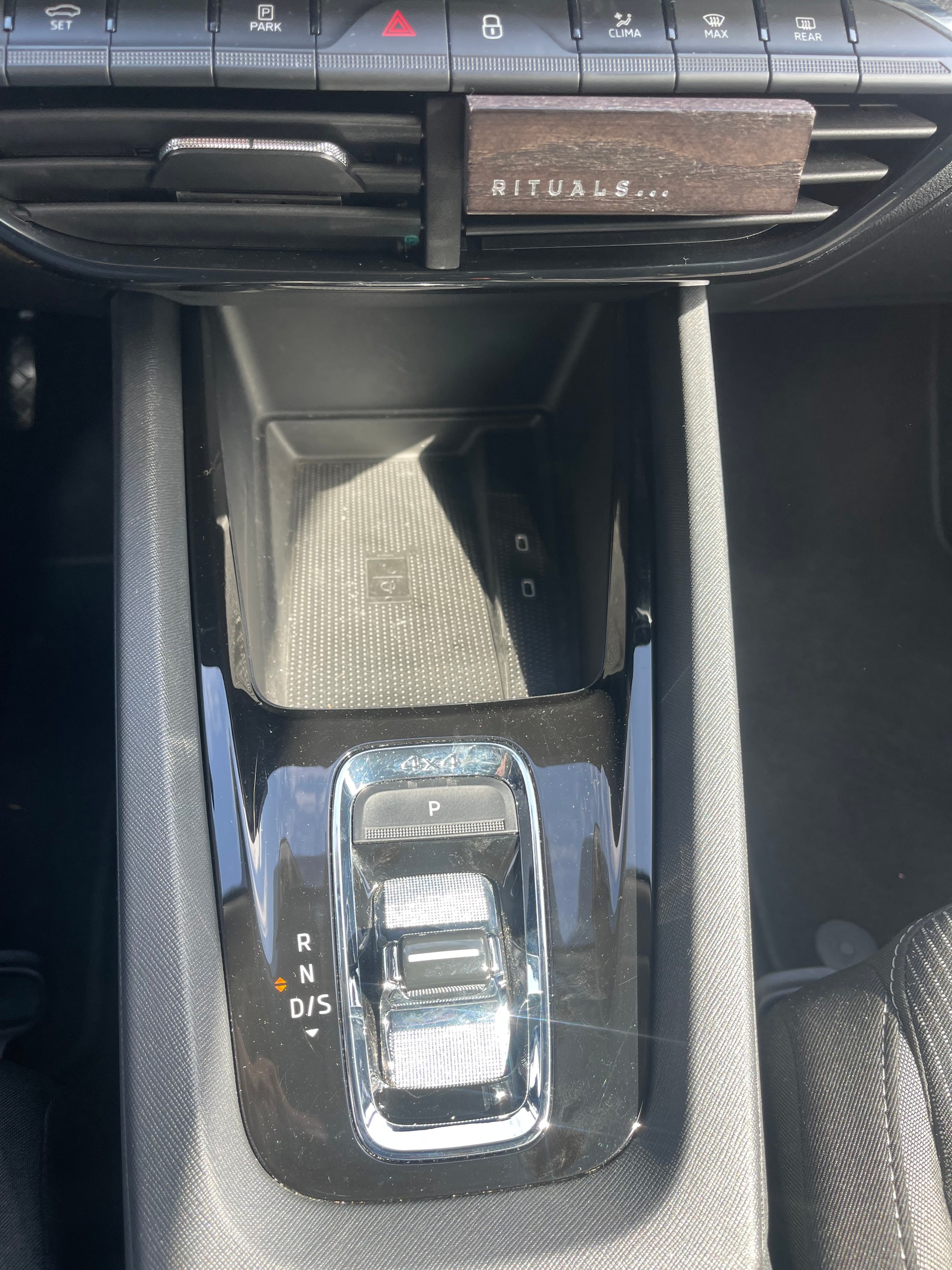 SKODA Octavia Combi 2.0 TDI DSG Ambition 4x4 !!! Topausstattung !!!!!!-image-8