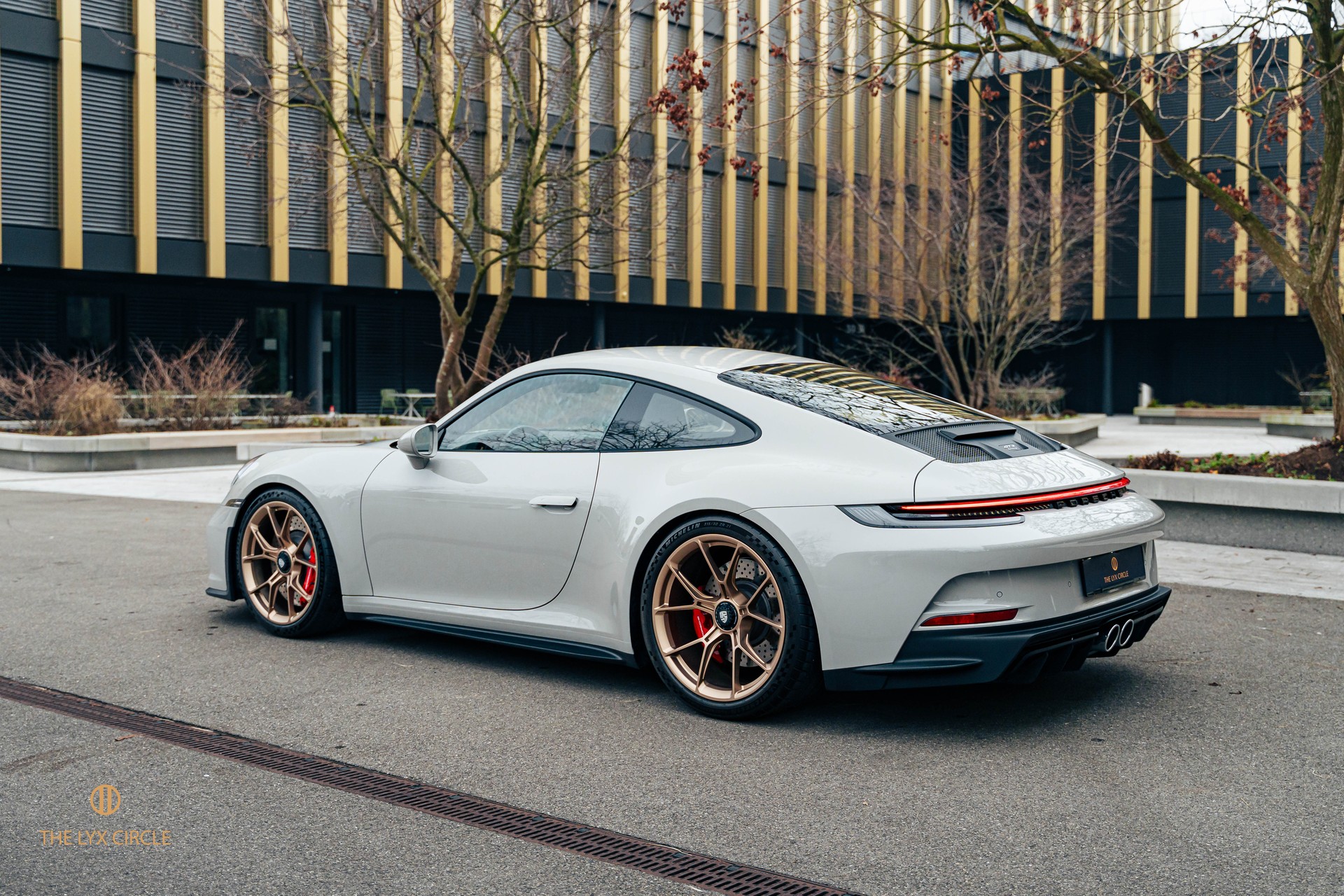 PORSCHE 911 GT3 Touring PDK-image-2