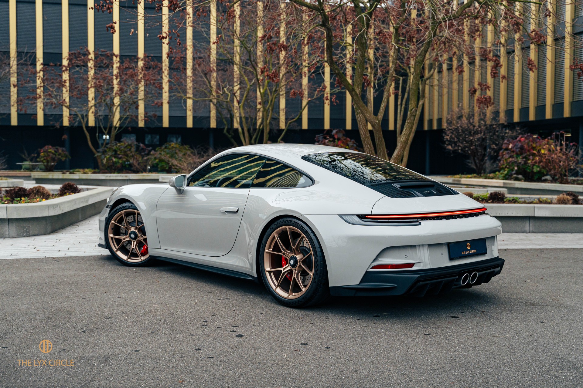 PORSCHE 911 GT3 Touring PDK-image-3