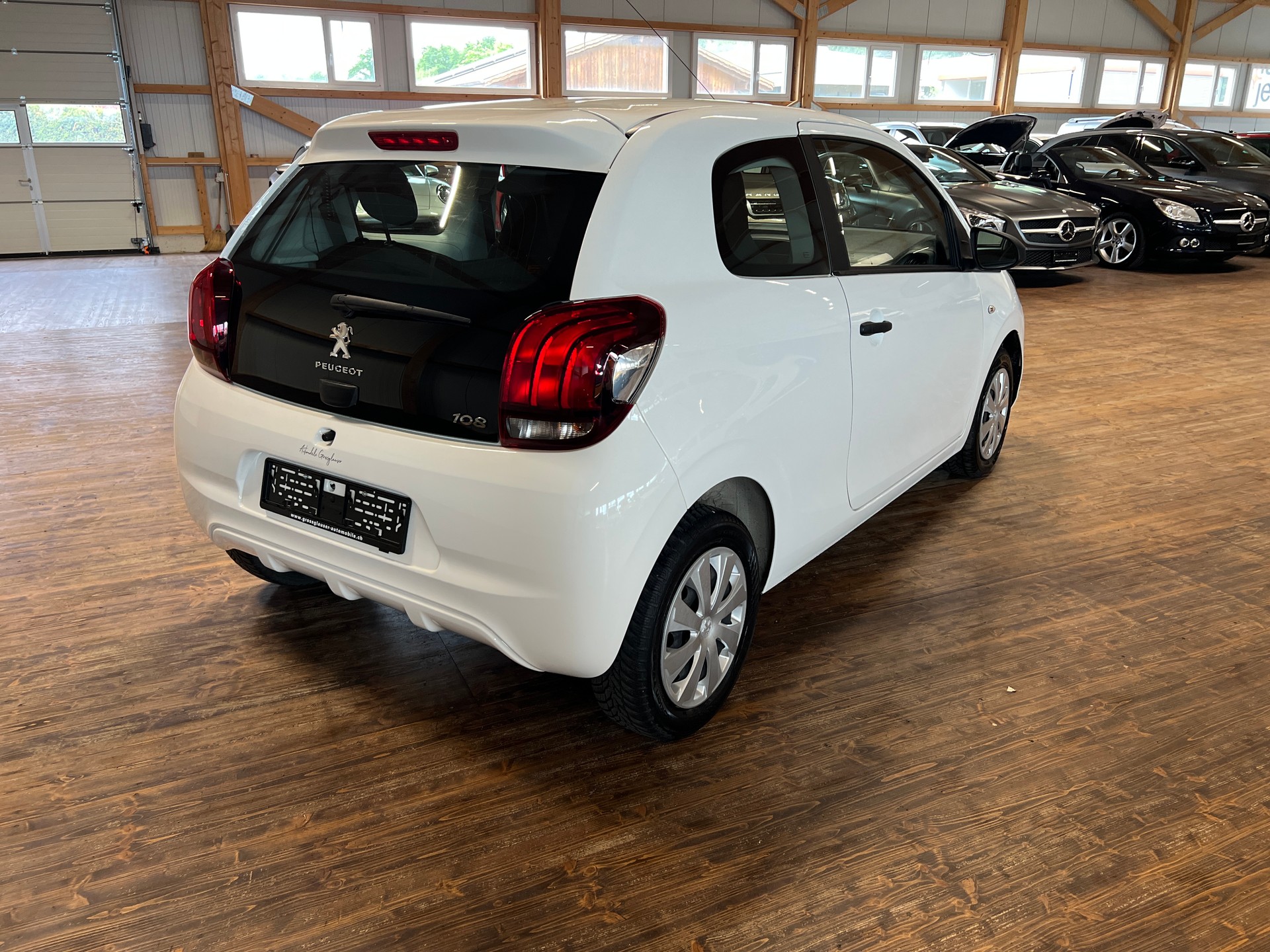 PEUGEOT 108 1.0 VTi Like-image-4
