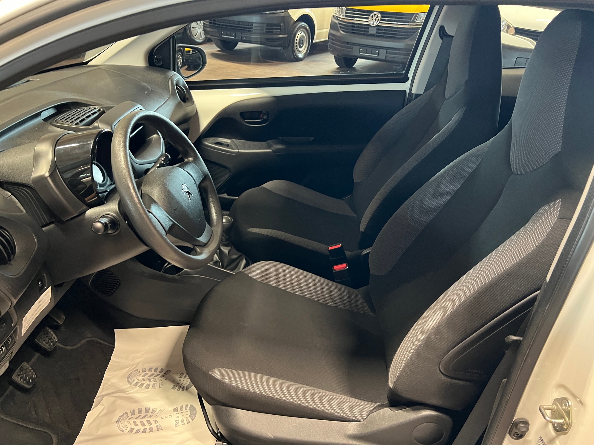 PEUGEOT 108 1.0 VTi Like-image-8