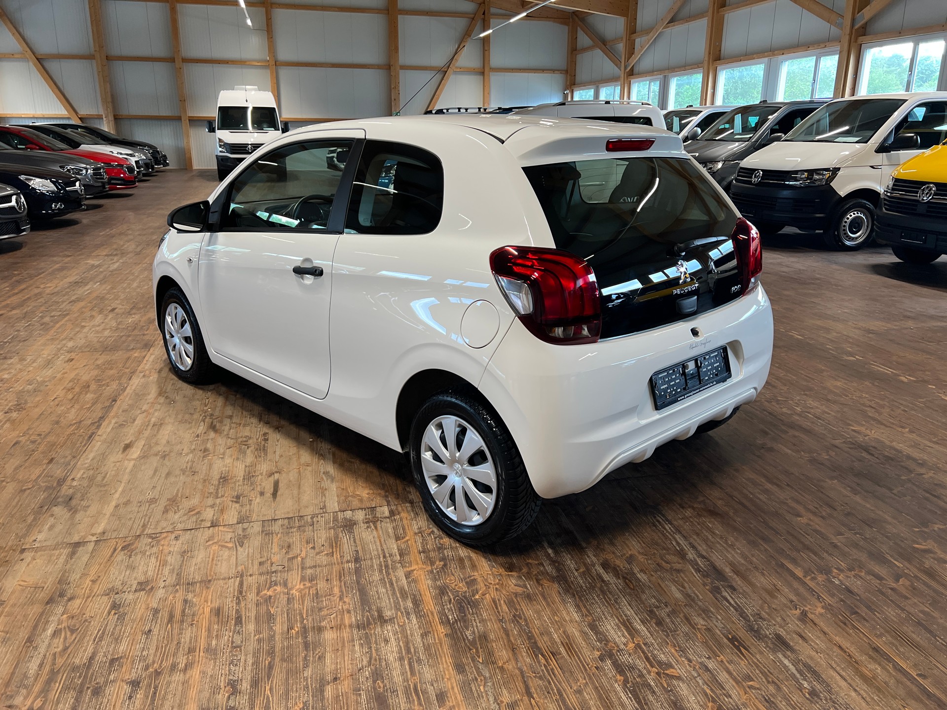 PEUGEOT 108 1.0 VTi Like-image-6
