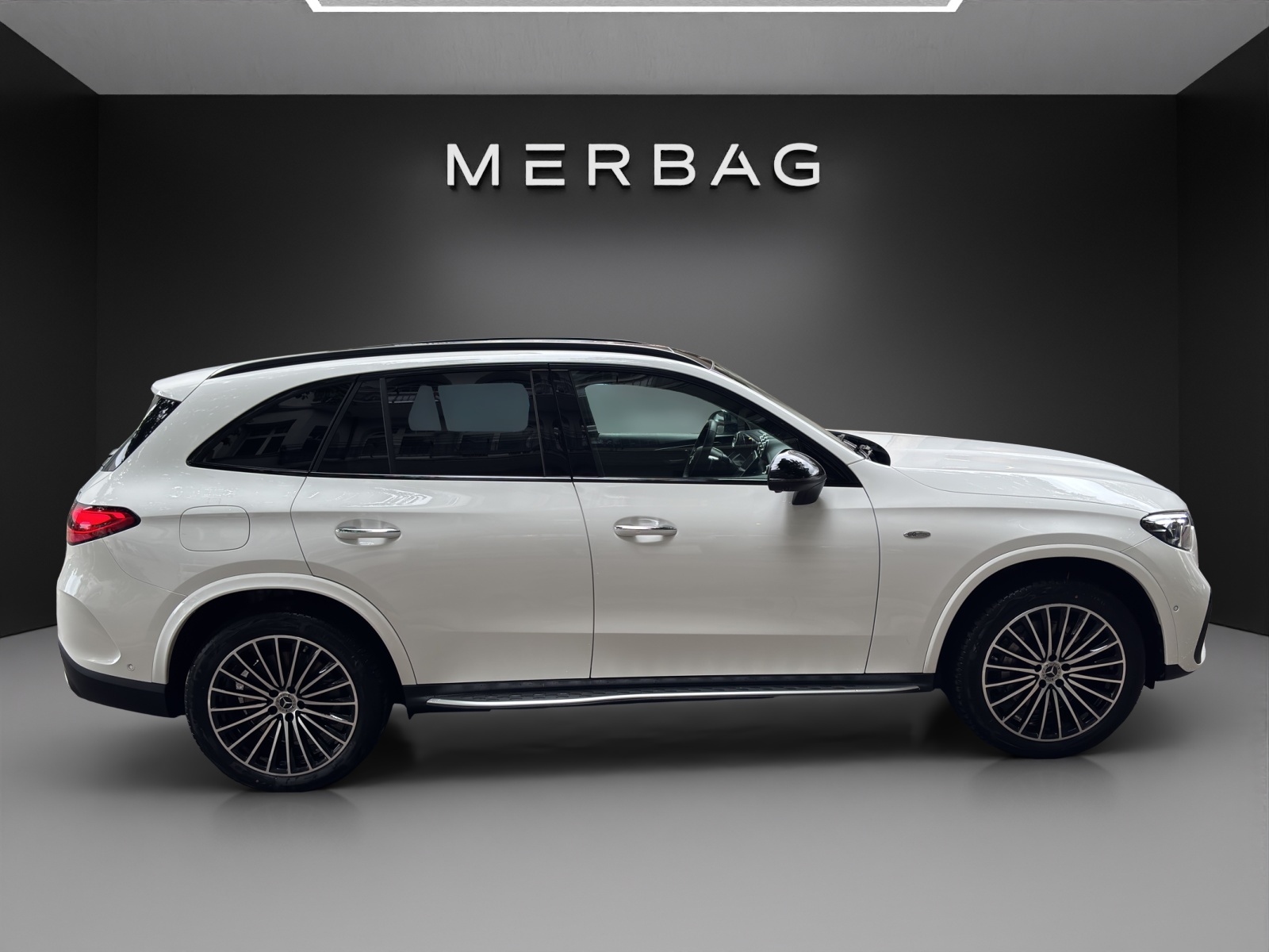 MERCEDES-BENZ GLC 300 e 4Matic 9G-Tronic-image-4