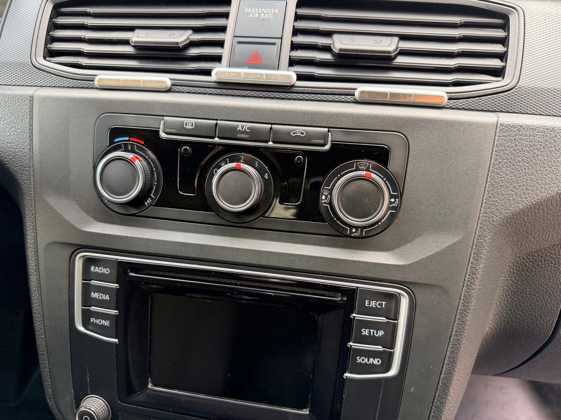 VW Caddy Maxi 1.4TSI BlueMotion Technology-image-9