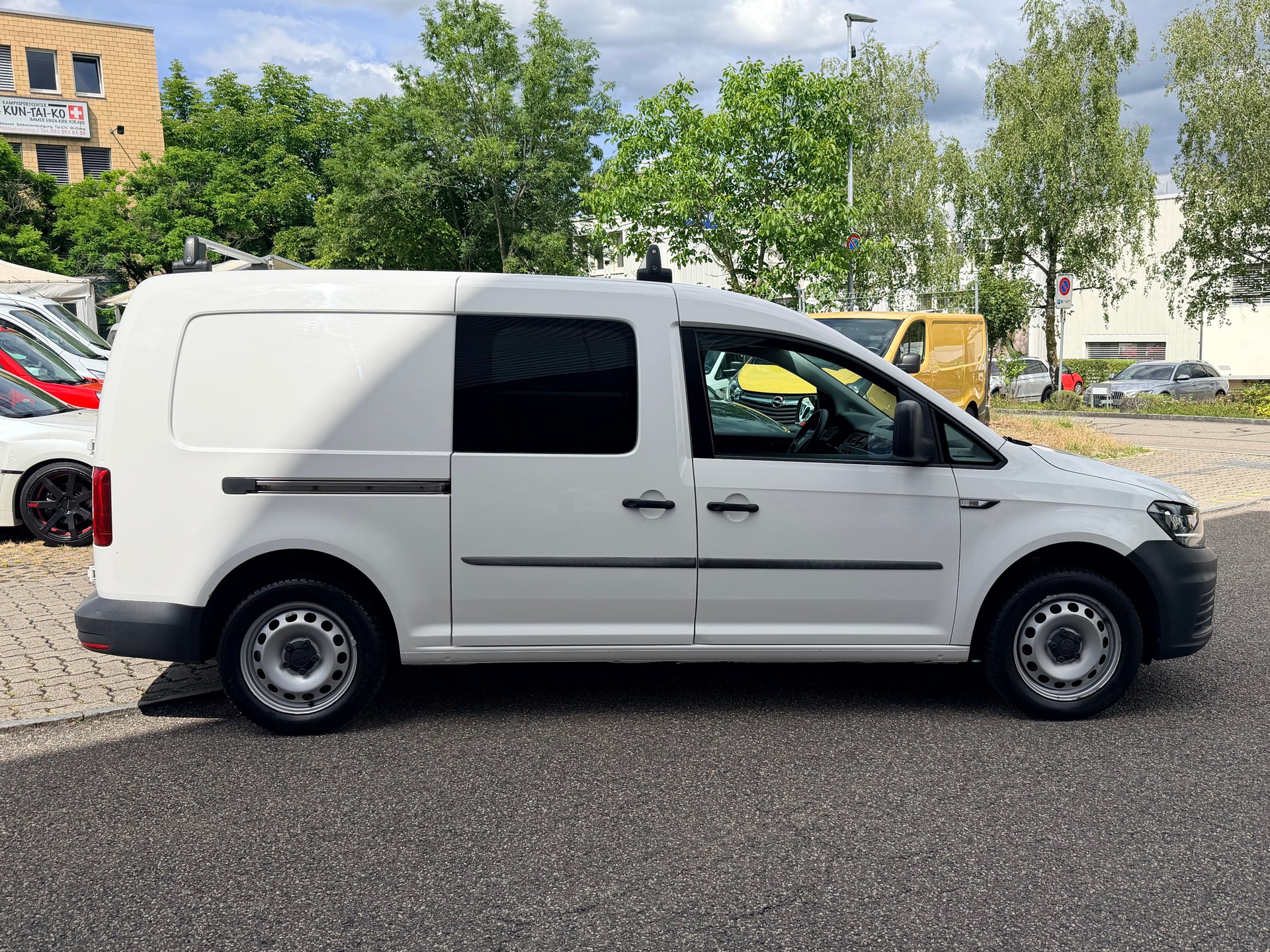 VW Caddy Maxi 1.4TSI BlueMotion Technology-showroom-element-1