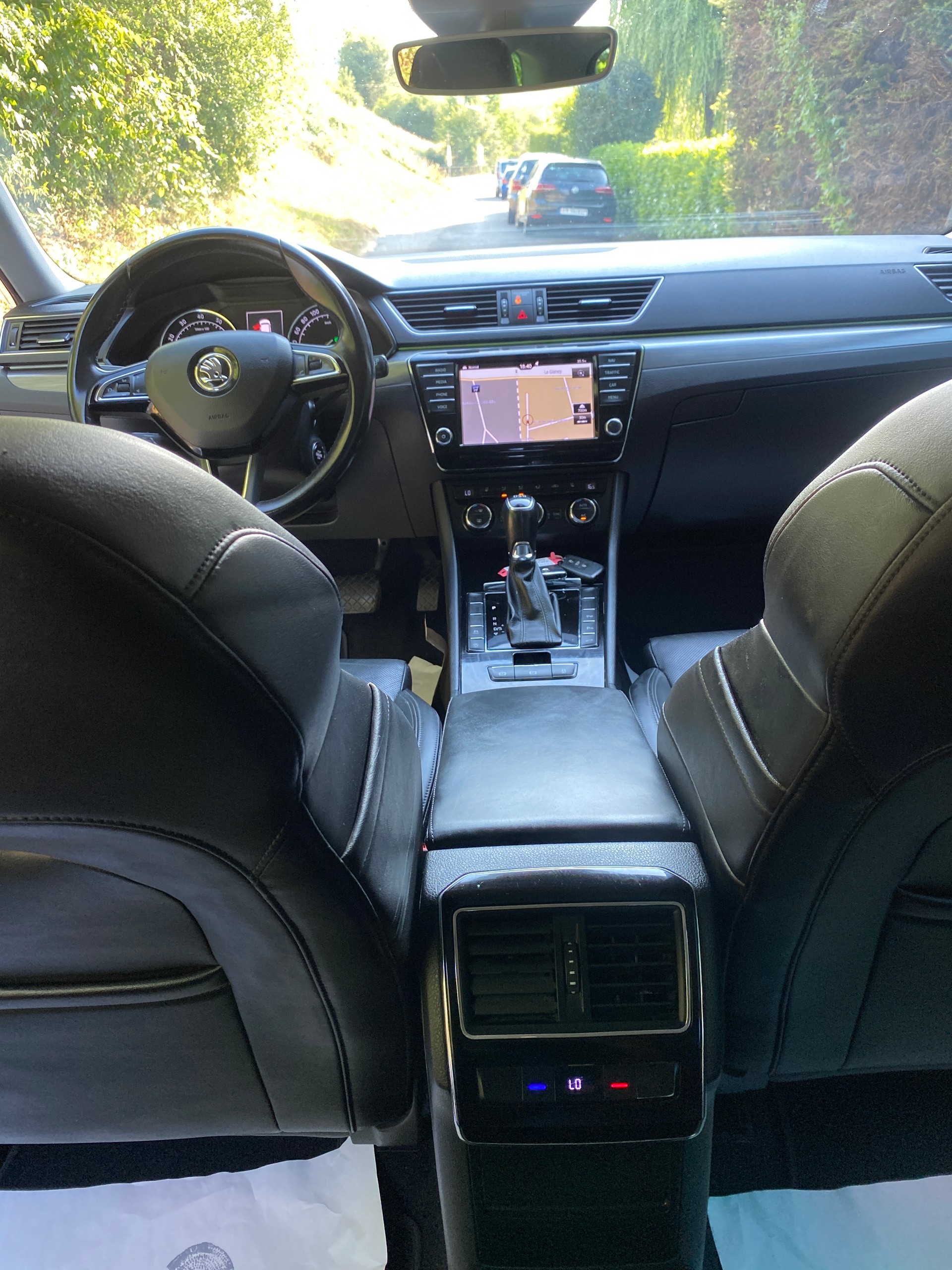 SKODA Superb Combi 1.8 TSI Style DSG-image-7