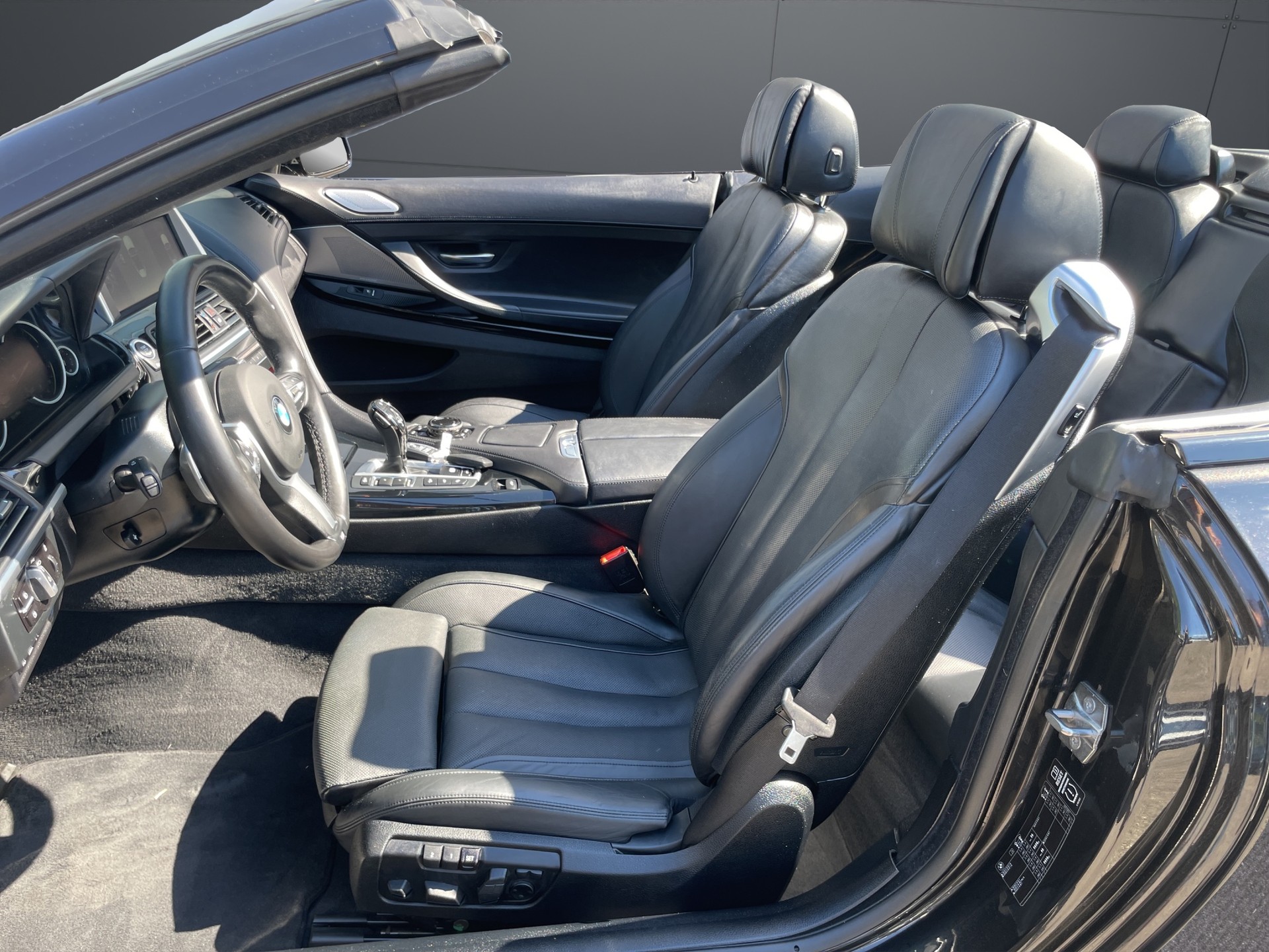 BMW 650i Cabrio xDrive Sport Edition-image-7