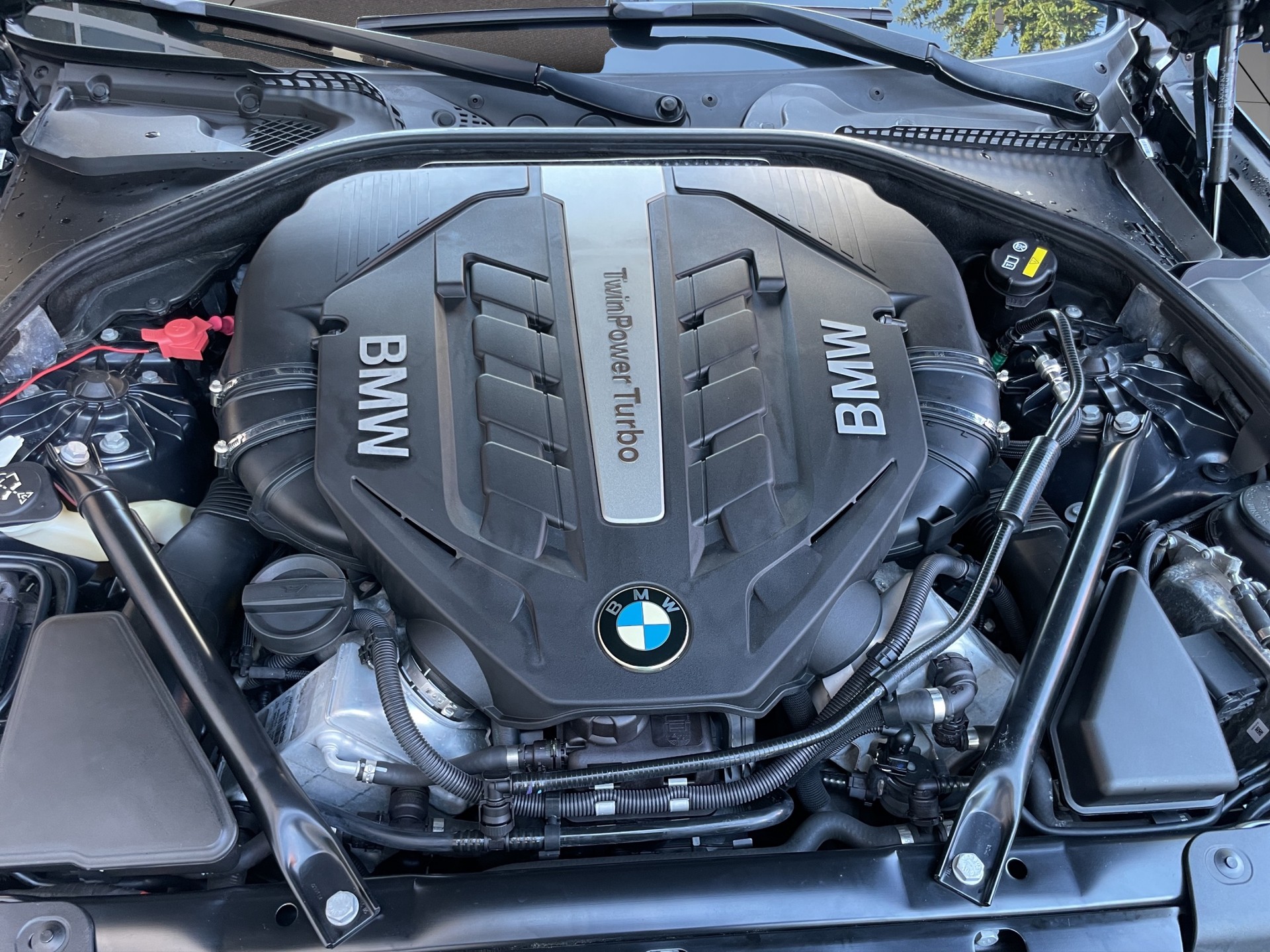BMW 650i Cabrio xDrive Sport Edition-image-17