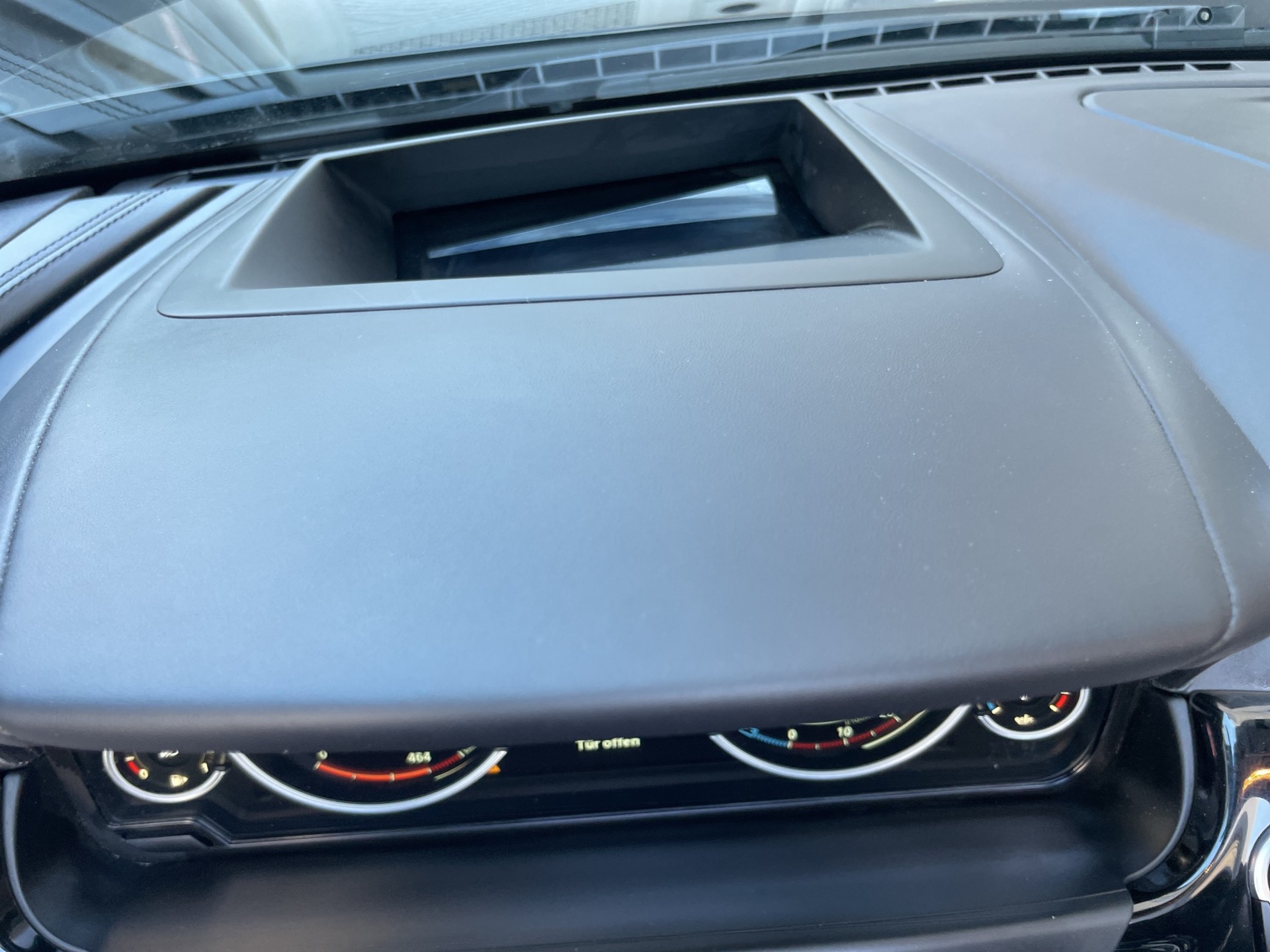 BMW 650i Cabrio xDrive Sport Edition-image-13