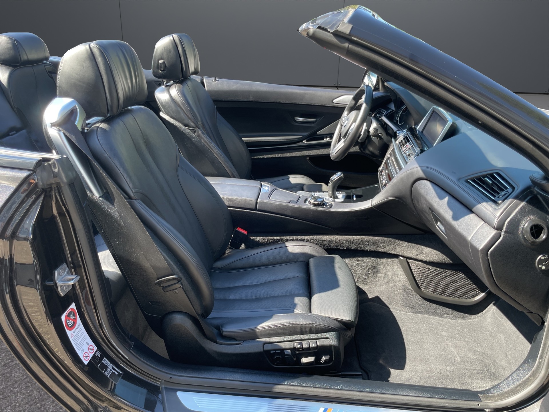 BMW 650i Cabrio xDrive Sport Edition-image-8