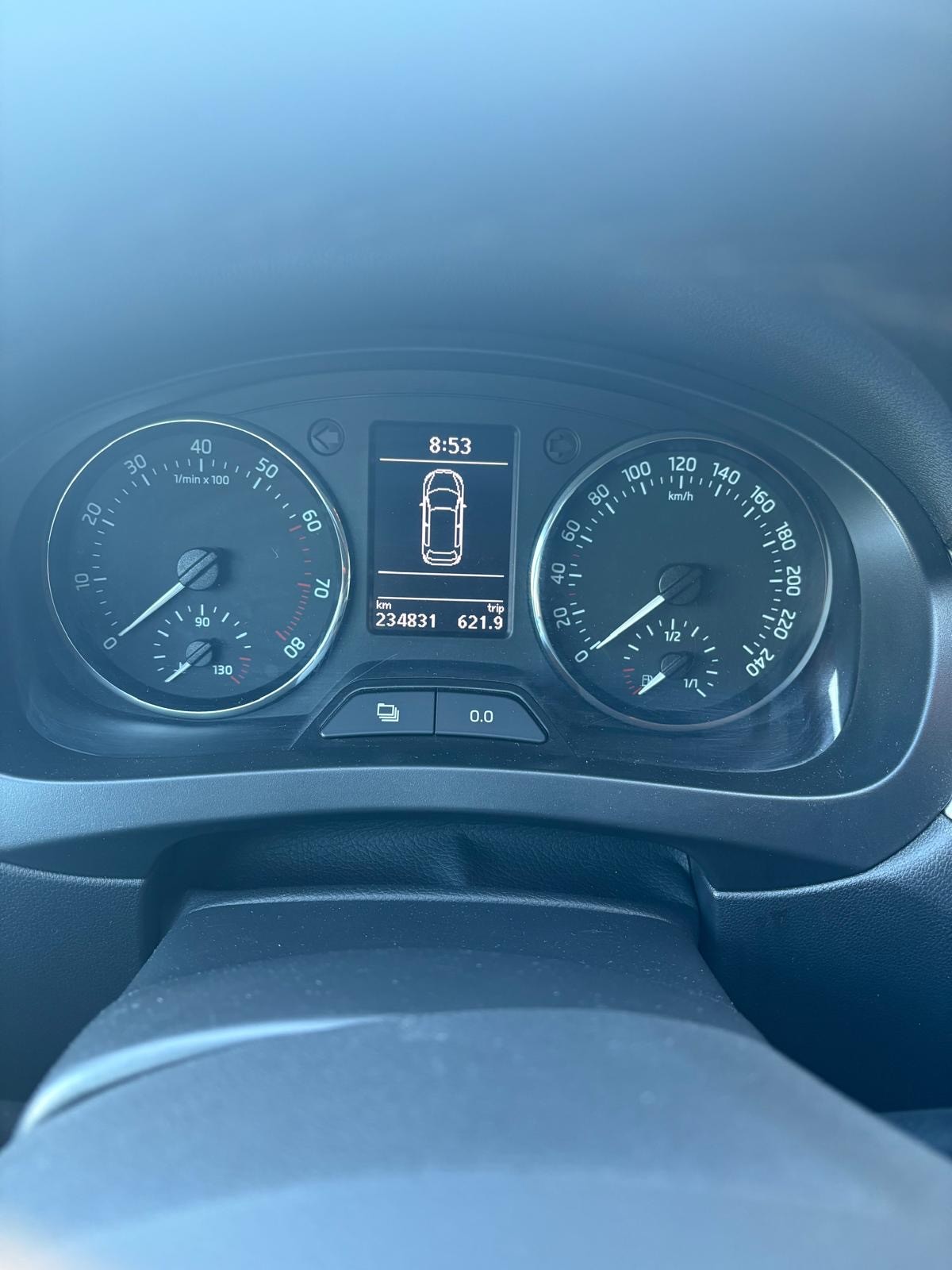 SKODA Rapid Spaceback 1.4 TSI Elegance DSG-image-4