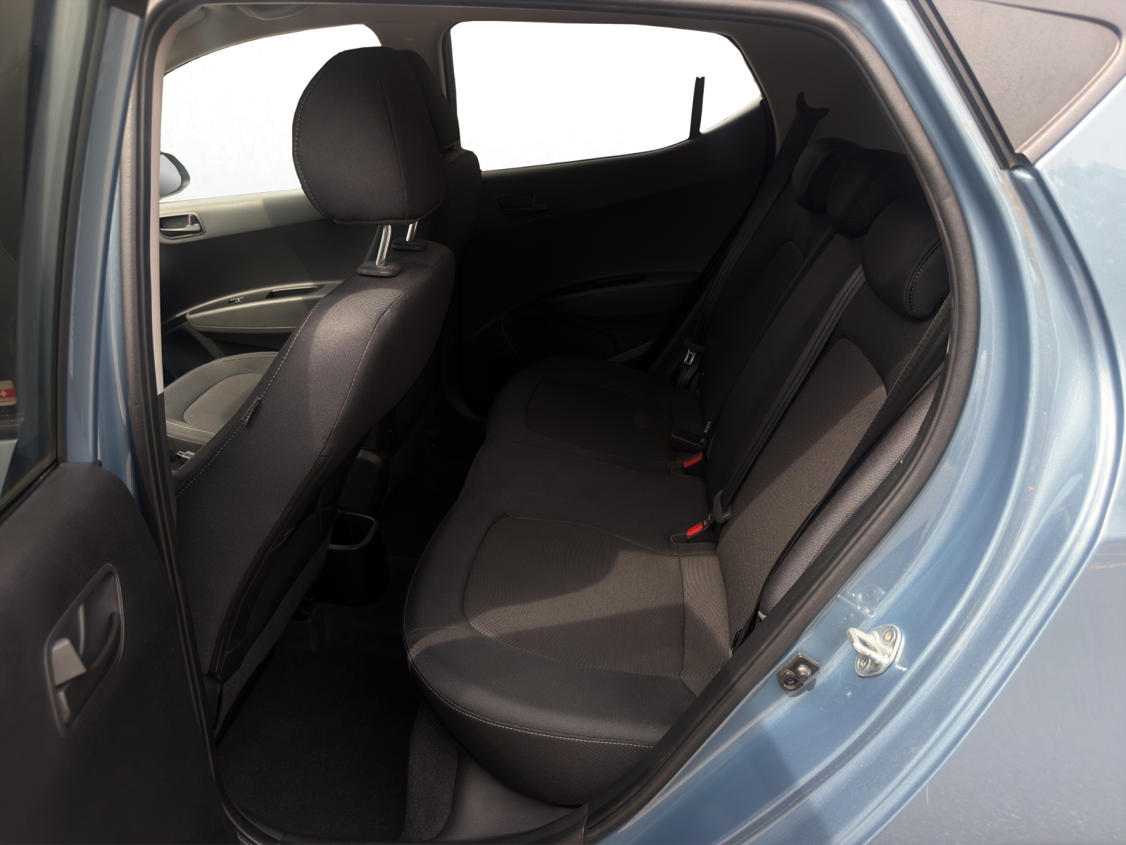 HYUNDAI i10 1.0 Amplia-image-11