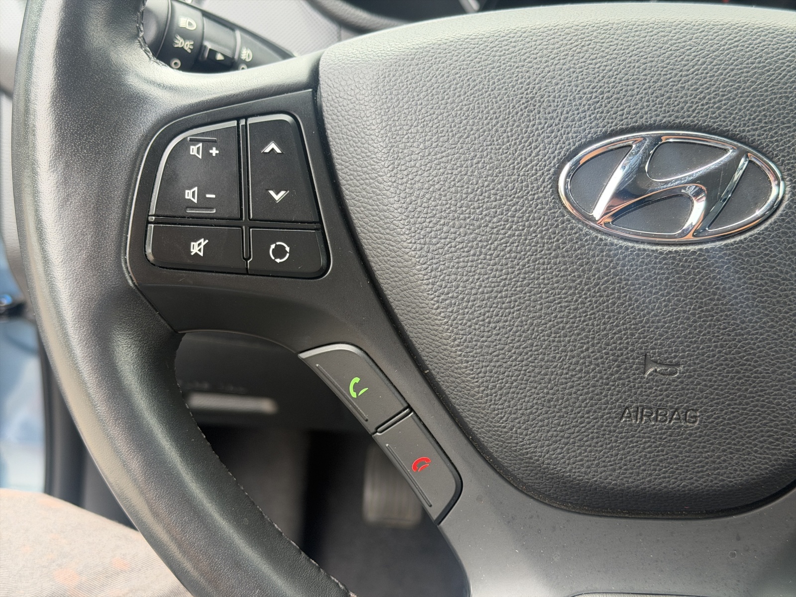 HYUNDAI i10 1.0 Amplia-image-21