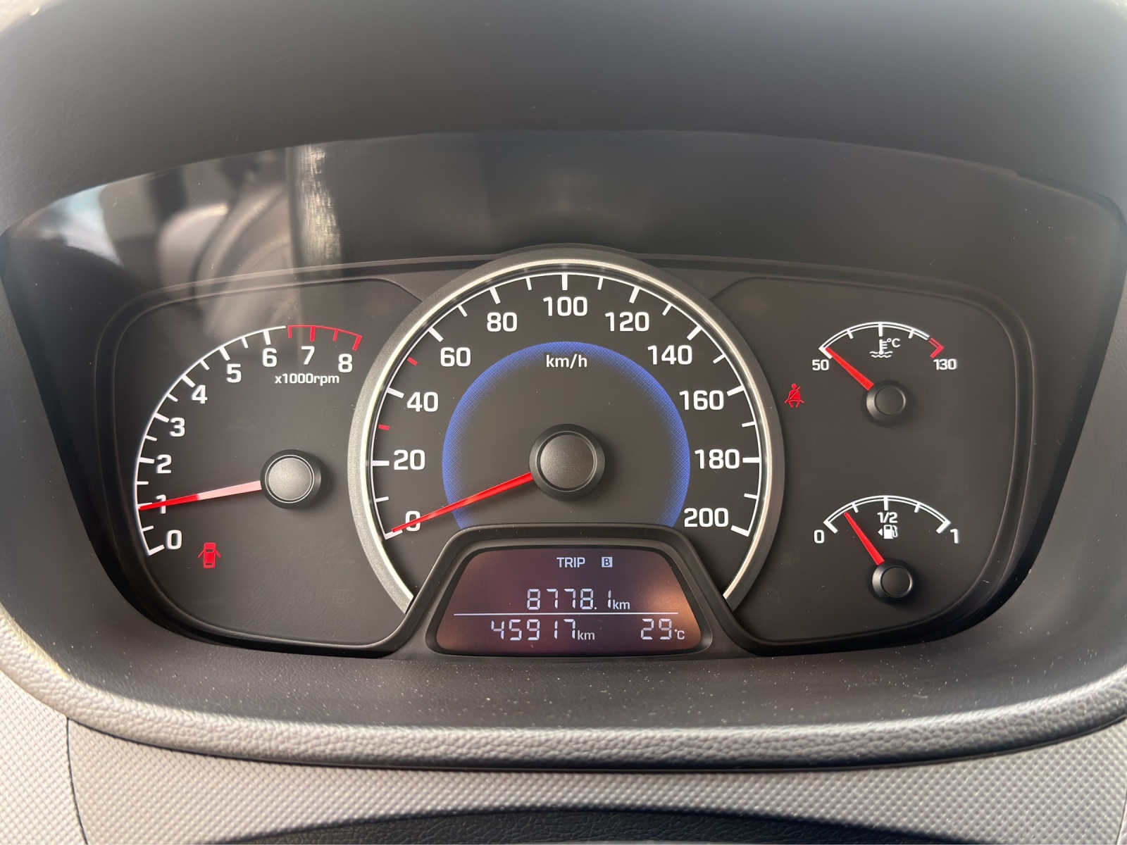 HYUNDAI i10 1.0 Amplia-image-10