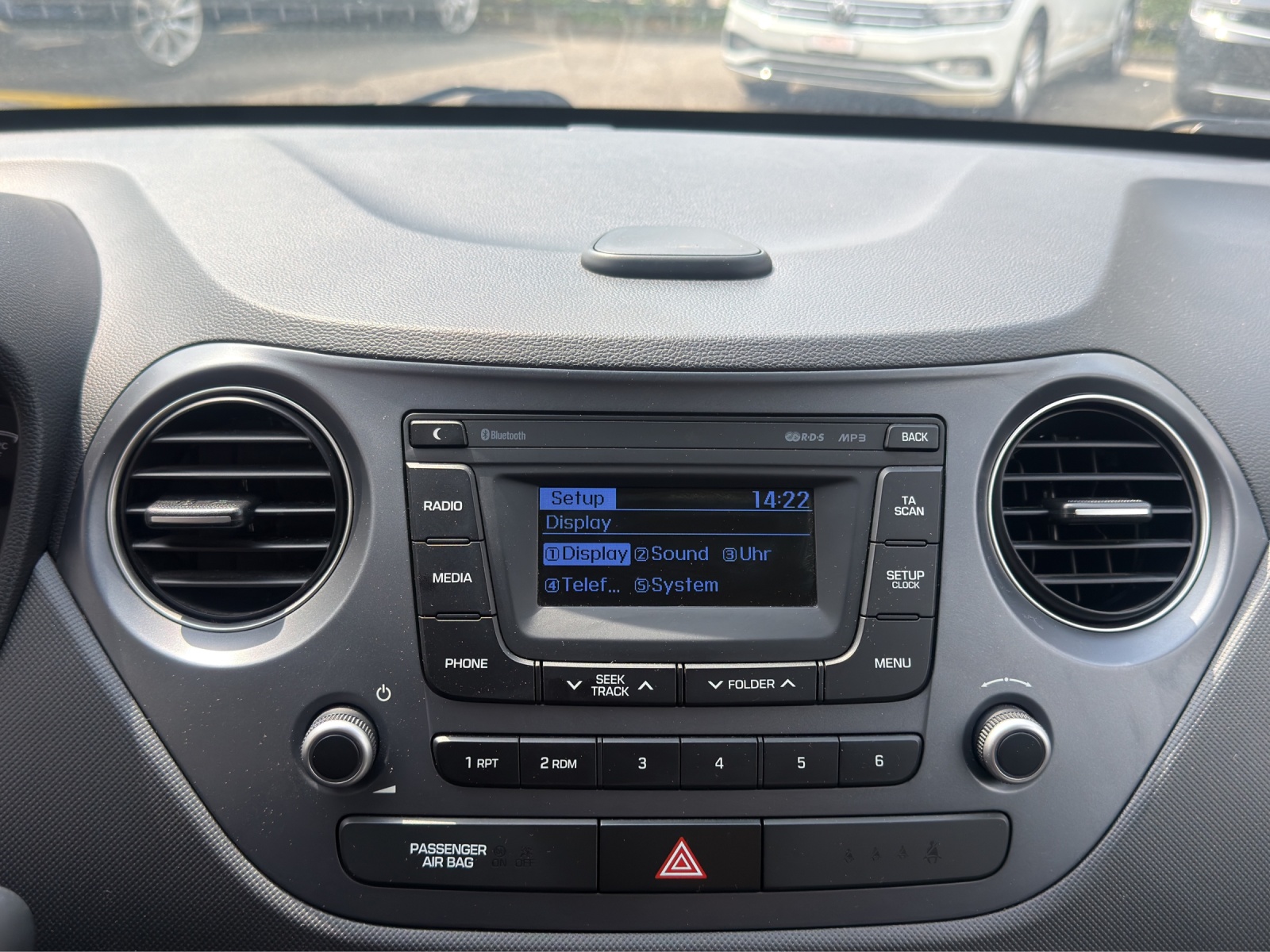 HYUNDAI i10 1.0 Amplia-image-28