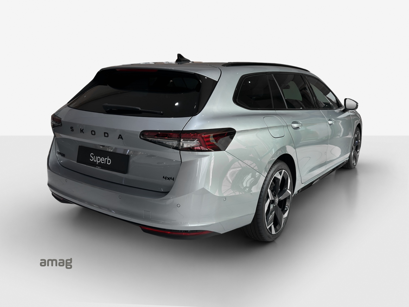 SKODA Superb Combi 2.0 TSI Sportline 4x4 DSG-image-4