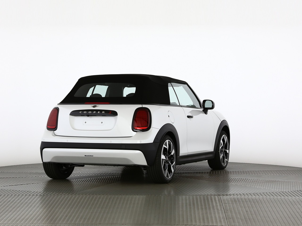 MINI Cooper S Cabriolet DKG-showroom-element-1