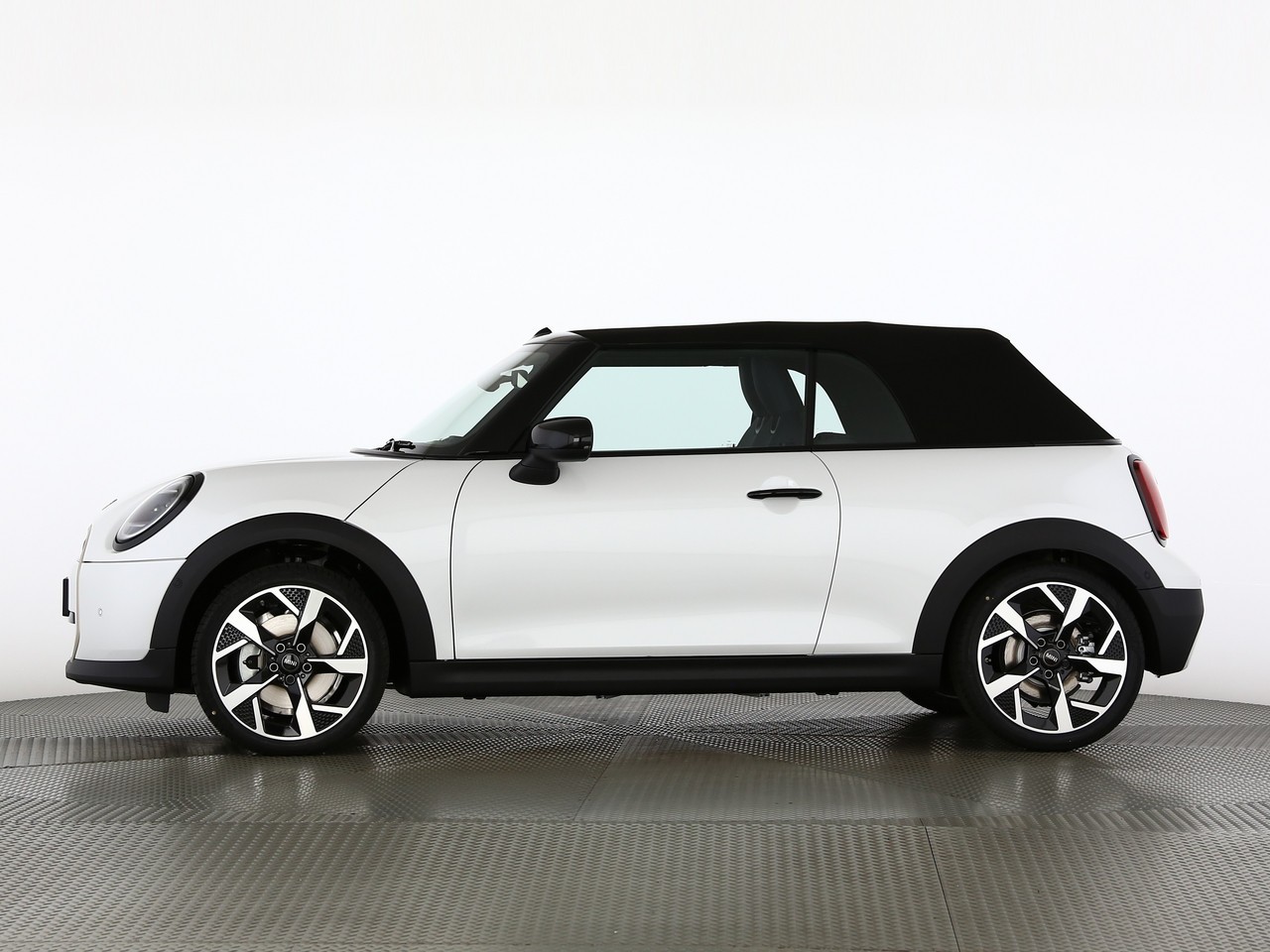 MINI Cooper S Cabriolet DKG-showroom-element-2