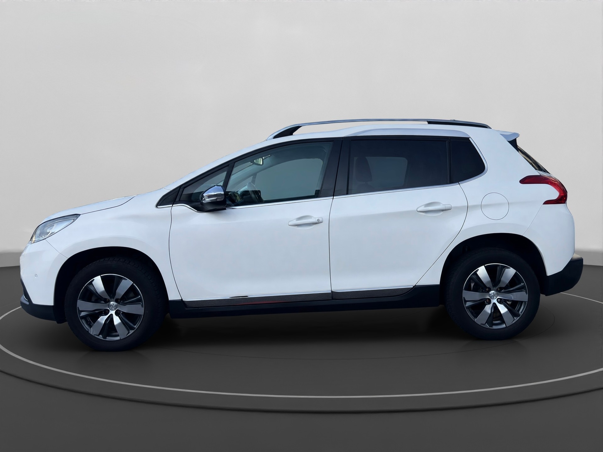 PEUGEOT 2008 1.6 e-HDi Allure-showroom-element-1
