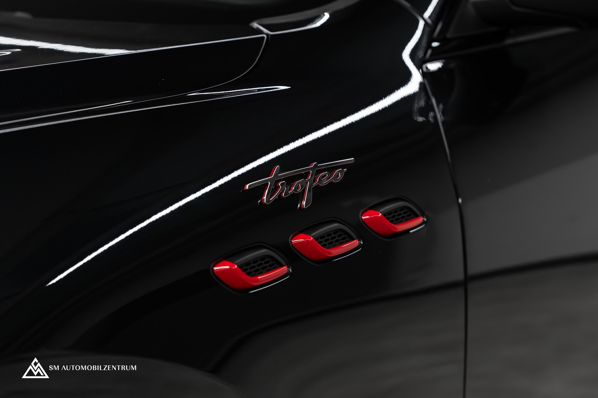 MASERATI Levante 3.8 V8 Trofeo / Maserati Garantie / Carbon Exterieur & Interieur / Panorama / 360°-showroom-element-3